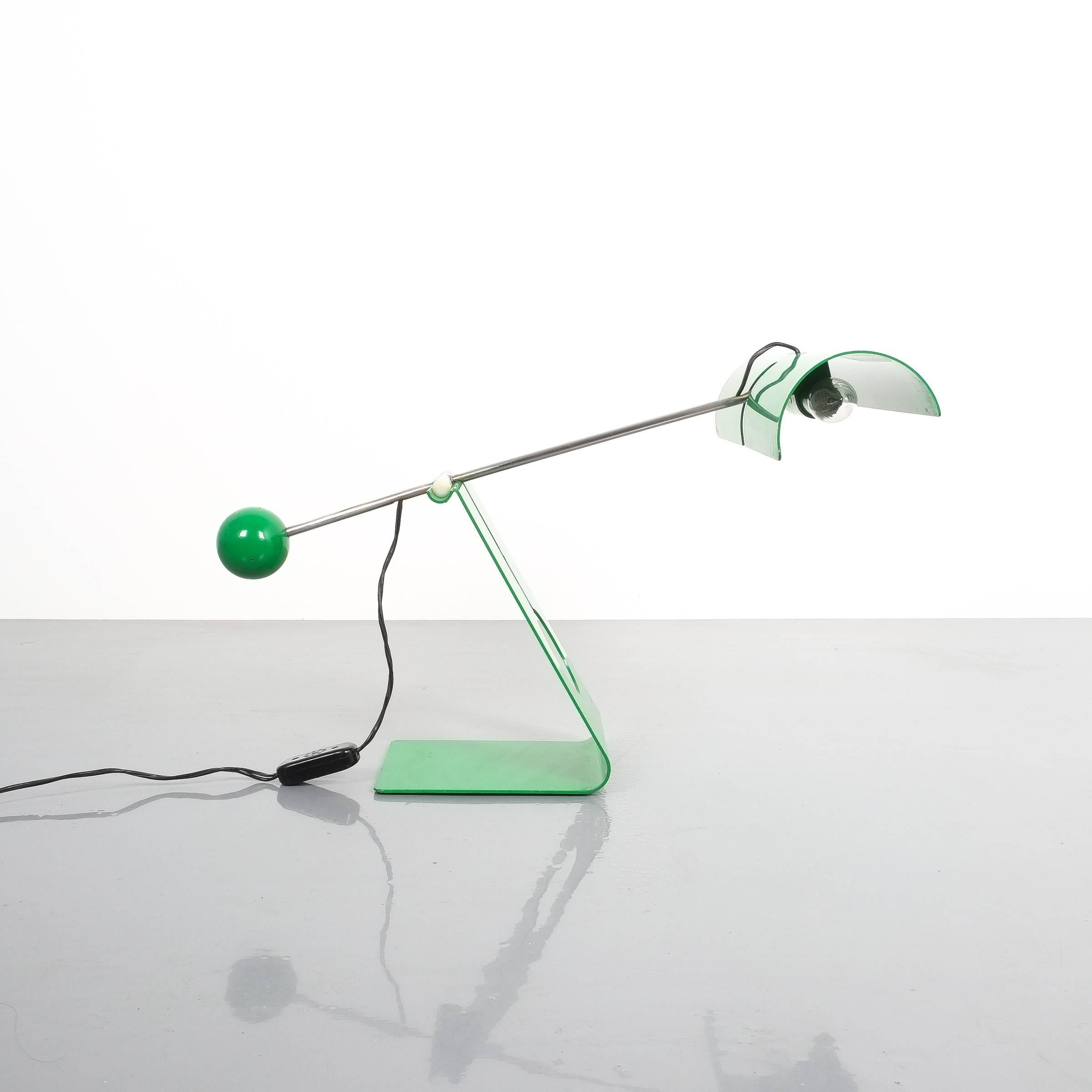 Mauro Martini adjustable counterweight table lamp Picchio, Italy, circa 1965. Iconic counterbalance table light in bright green which can be adjusted in height according to the position of the counterbalance.