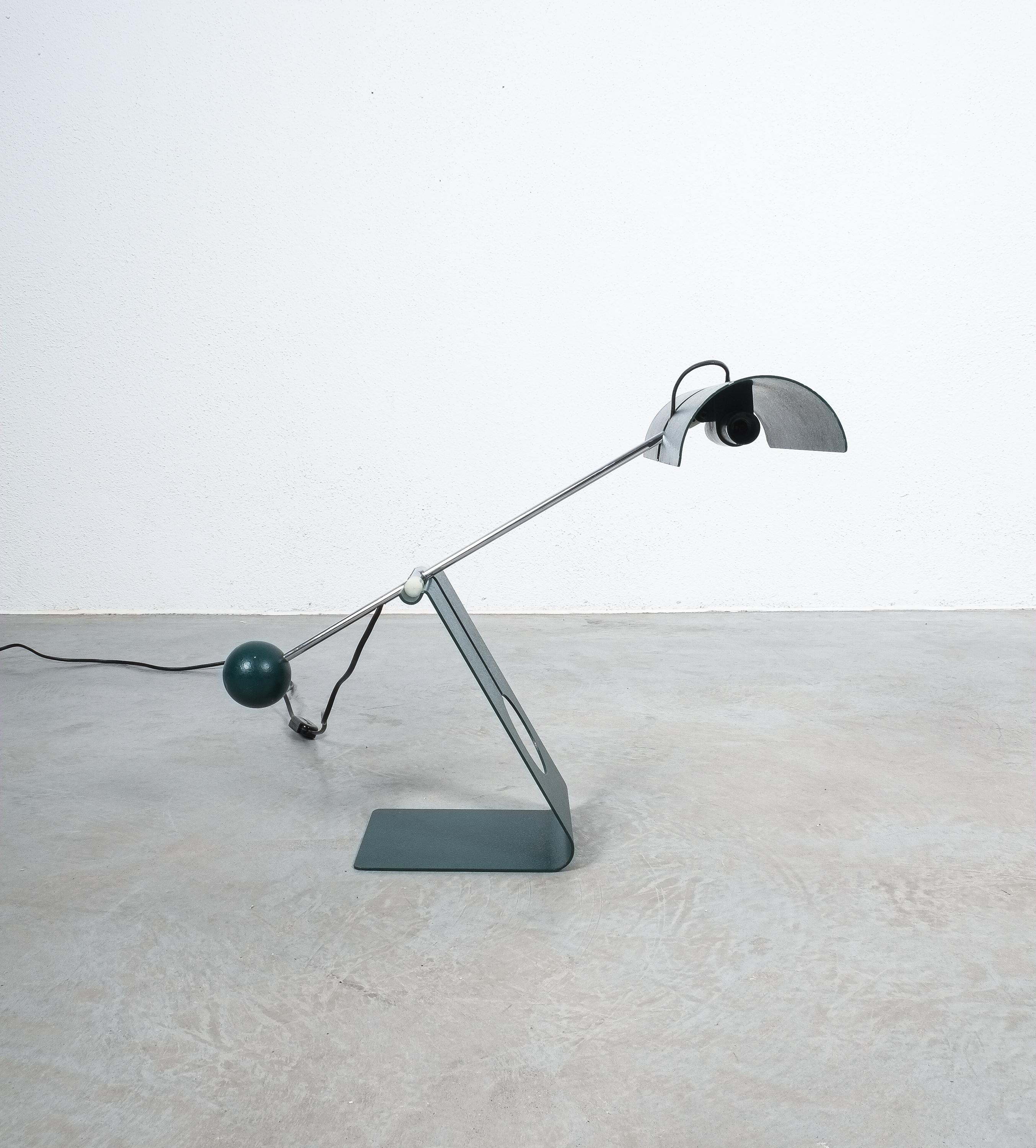 Painted Mauro Martini Adjustable Counterweight Table Lamp Picchio, Italy, circa 1965