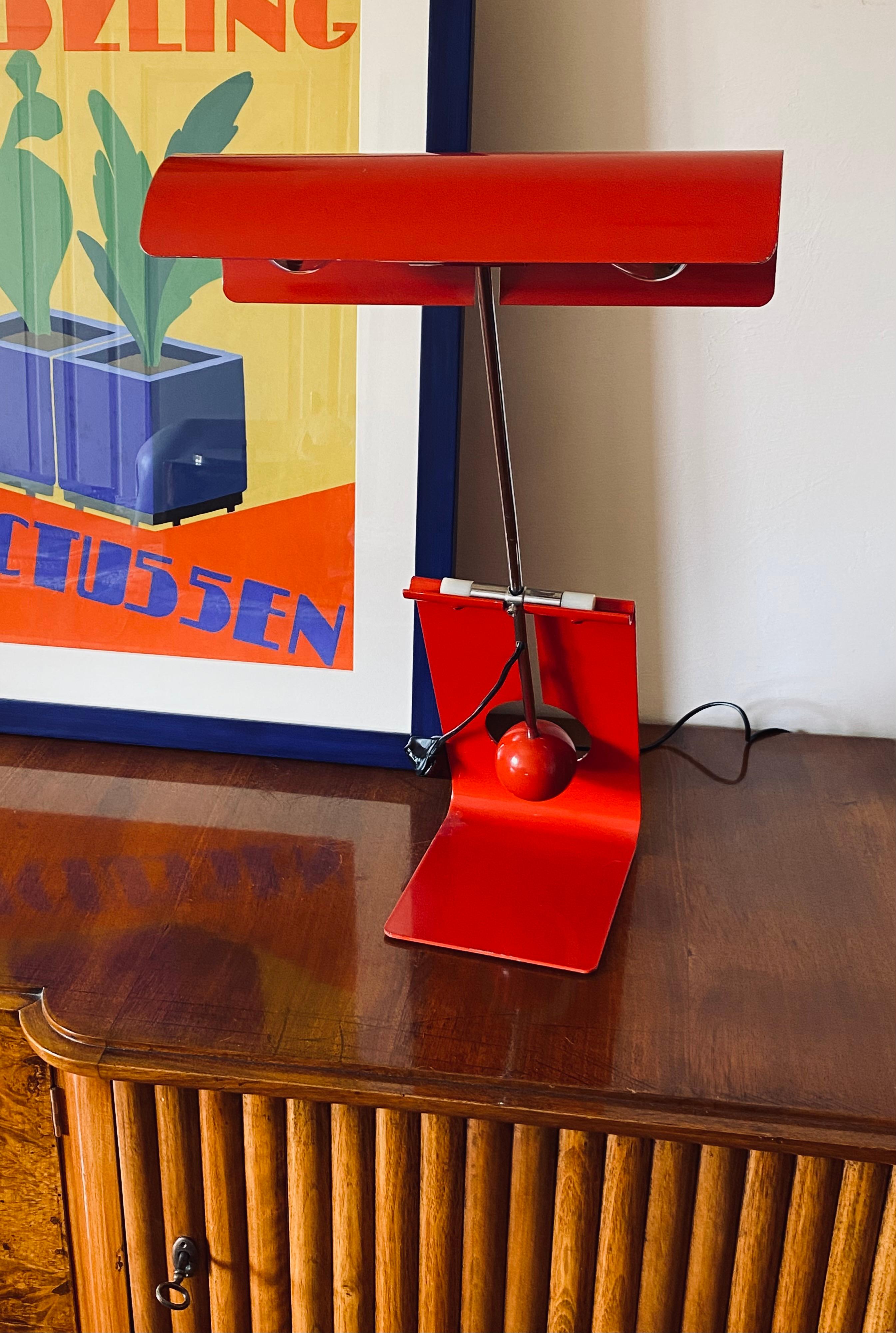 Mauro Martini, lámpara de mesa roja 'Picchio' pájaro carpintero, F.lli Martini Italia 1970s Era espacial en venta
