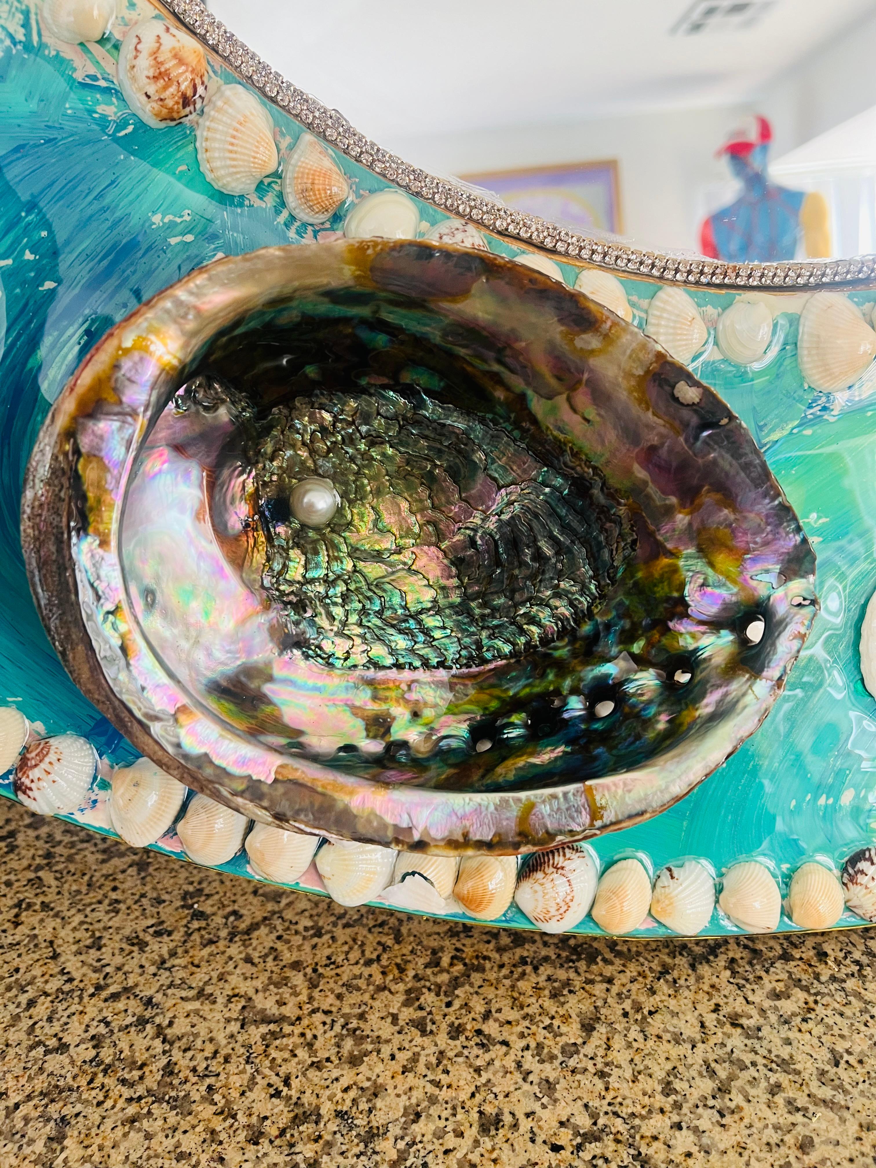 CARIBBEAN MIRROR (One Of A kind Seashells Encrusted Round Mirror W/ Wood Frame) For Sale 3
