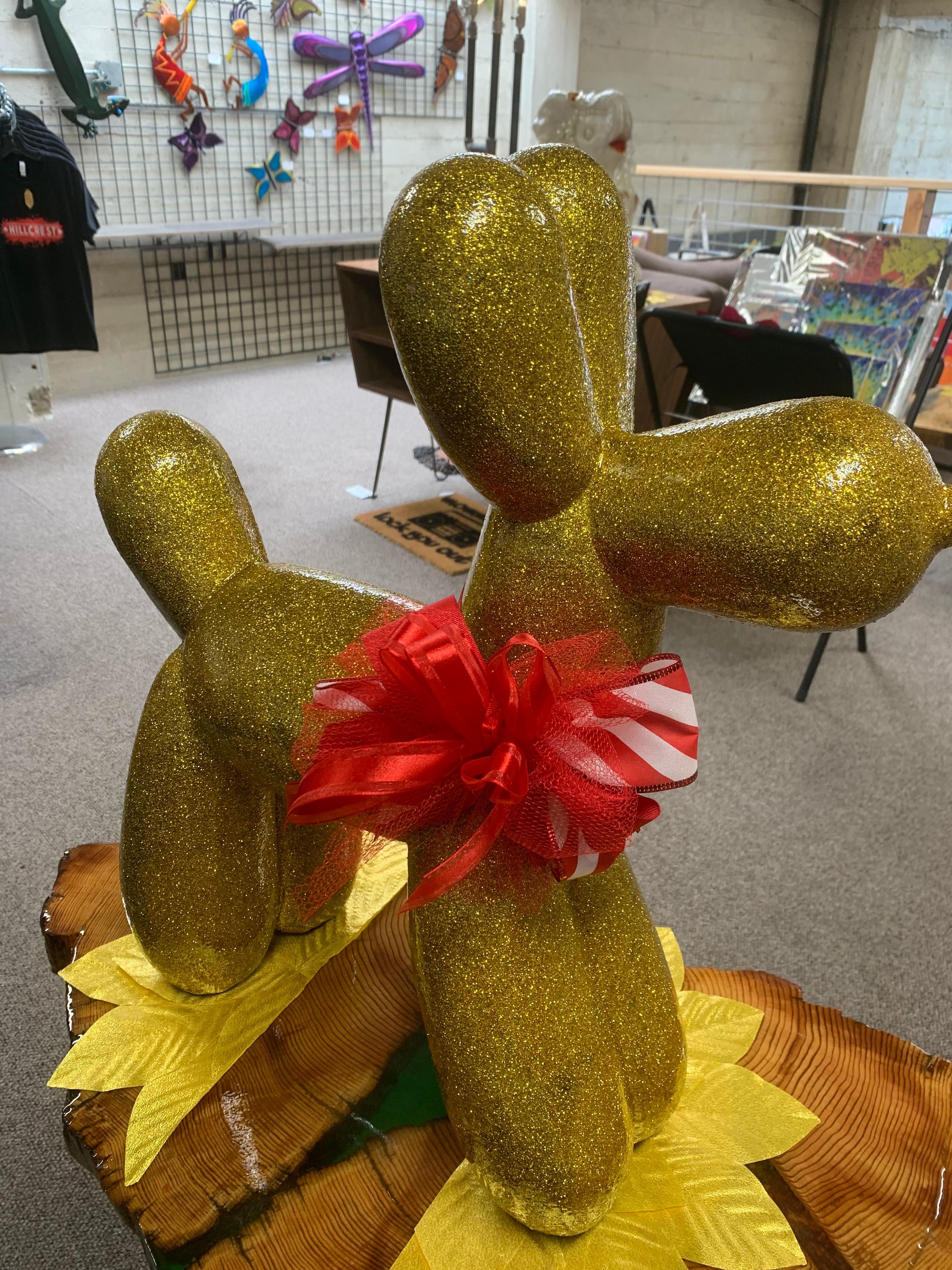 Limited Time Sale!!!!

Exclusive size, cast and materials. This is Oliveira's own version of the centenary worldwide known balloon dog. 

That famous artist didn't invented nothing or created anything new; he just made it famous>>

>>**Furthermore,