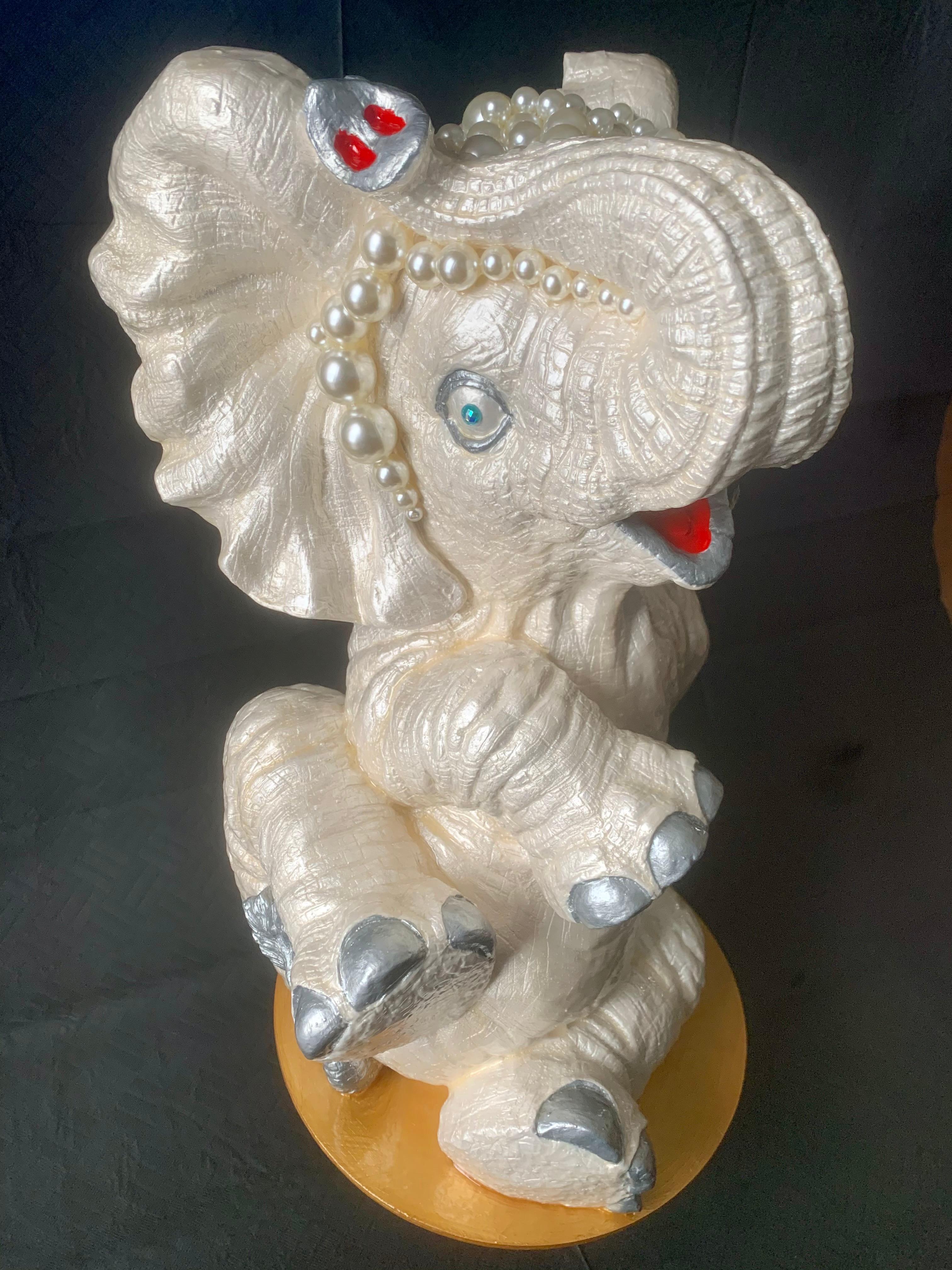 Lucky Baby Elephant II (Original-Elefanten-Skulptur – Perle-Silber-Gold) im Angebot 5