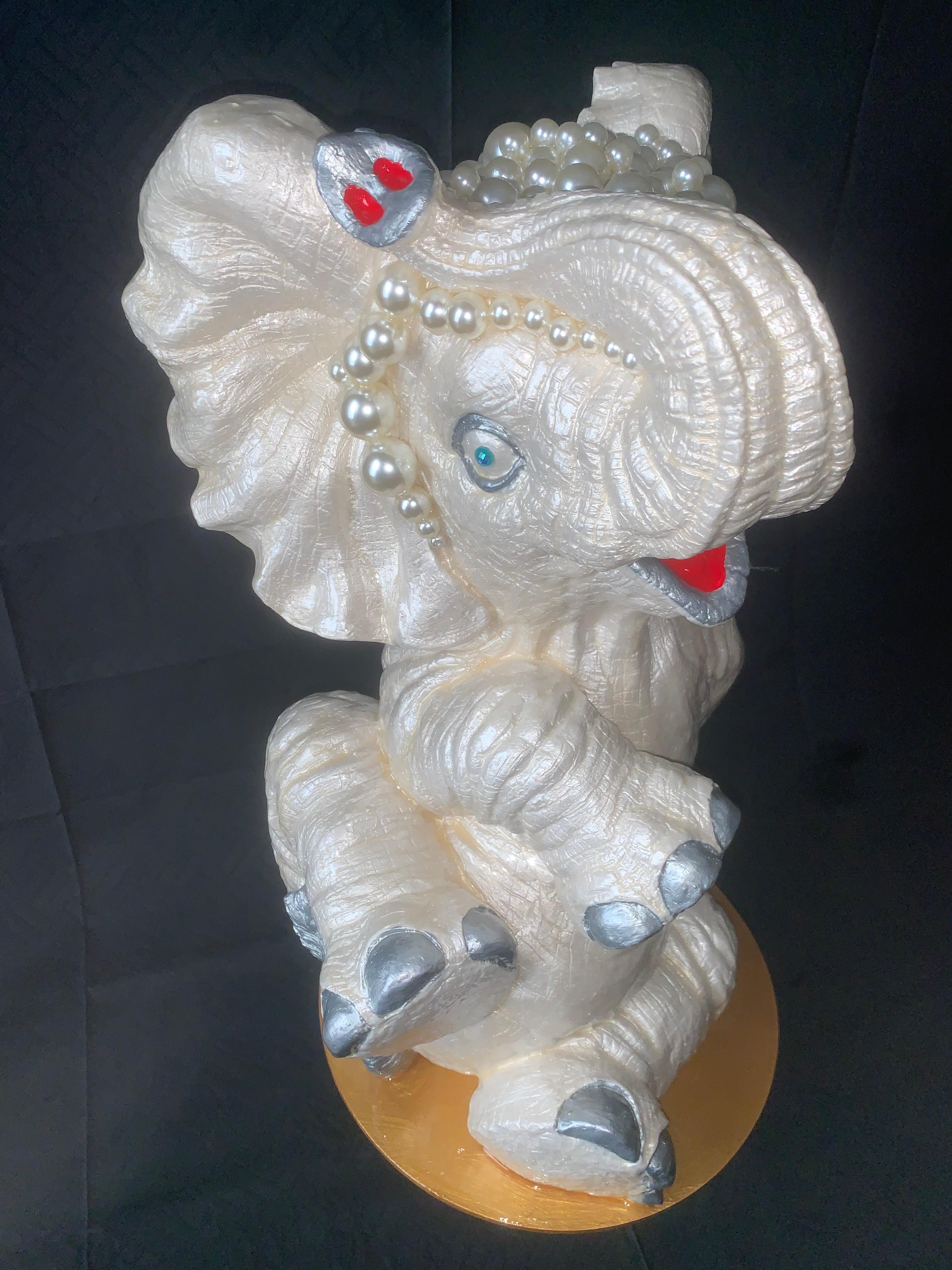 Lucky Baby Elephant II (Original-Elefanten-Skulptur – Perle-Silber-Gold)