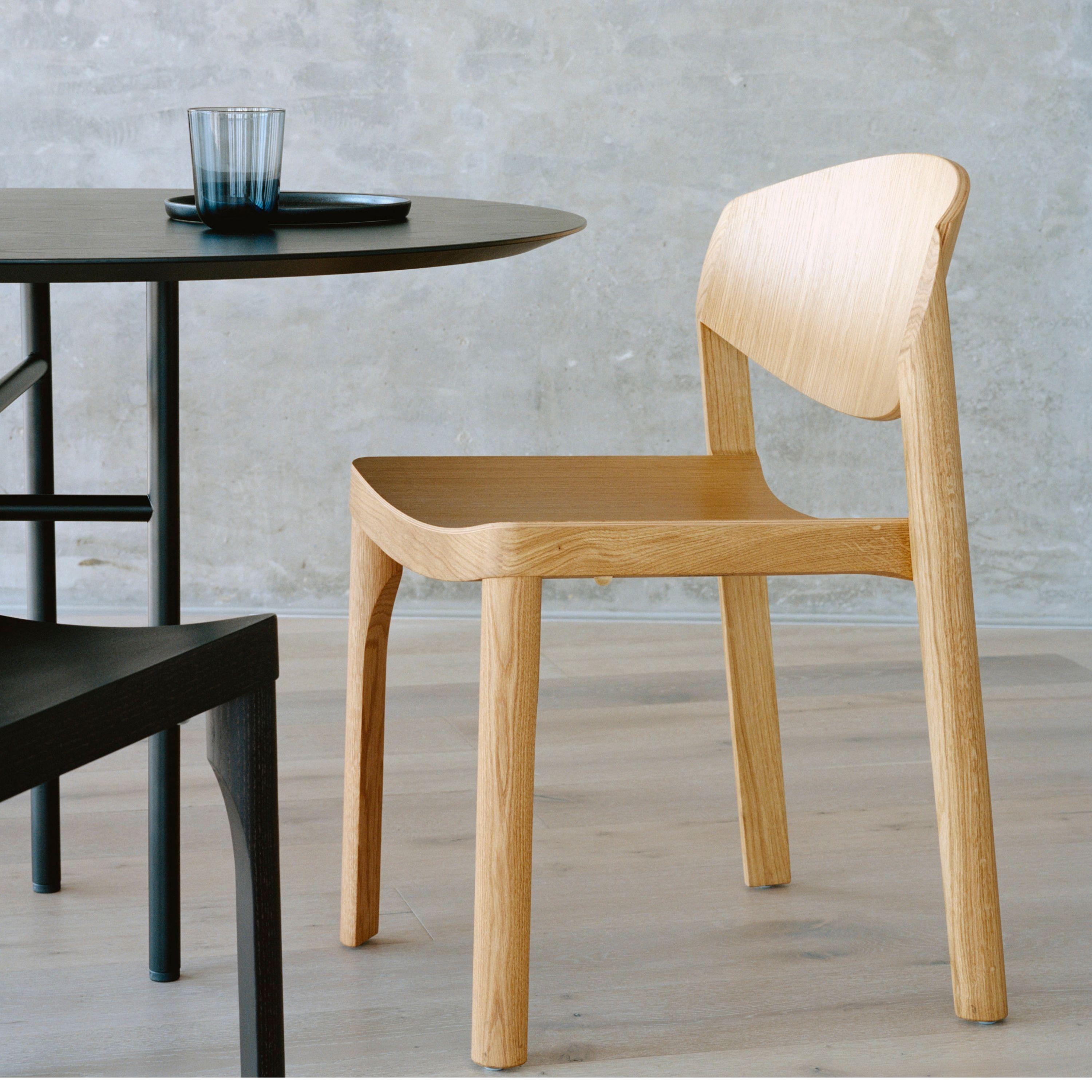 Mauro Pasquinelli 'Mauro' Wood Dining Chair in Nussbaum für Established & Sons im Angebot 5