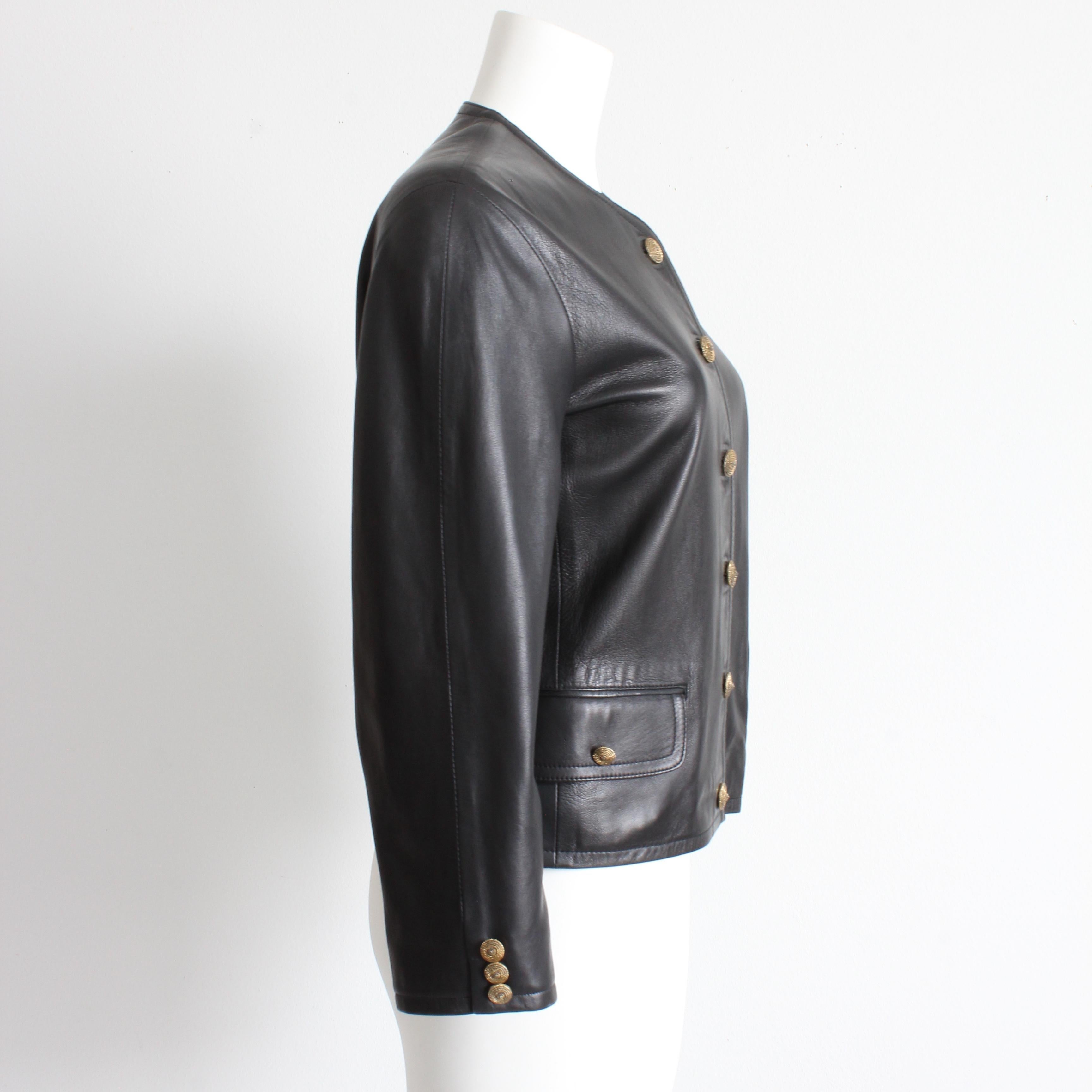 Maus & Hoffman Black Leather Jacket Ladies with Jewel Neckline England Sz 8 Bon état - En vente à Port Saint Lucie, FL