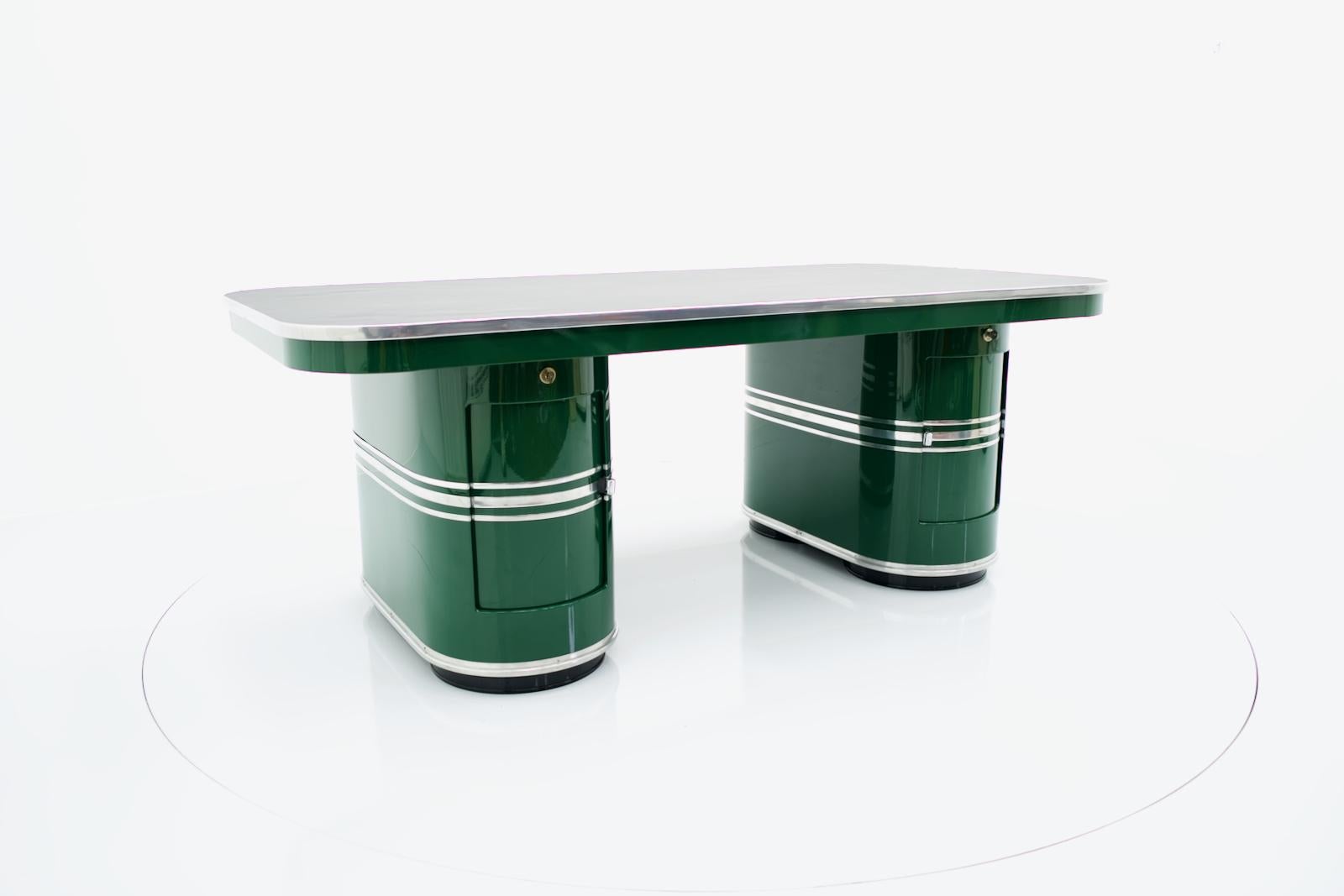 Mauser Rundform 'Berlin' Writing Desk in British Racing Green, Germany, 1950 For Sale 1