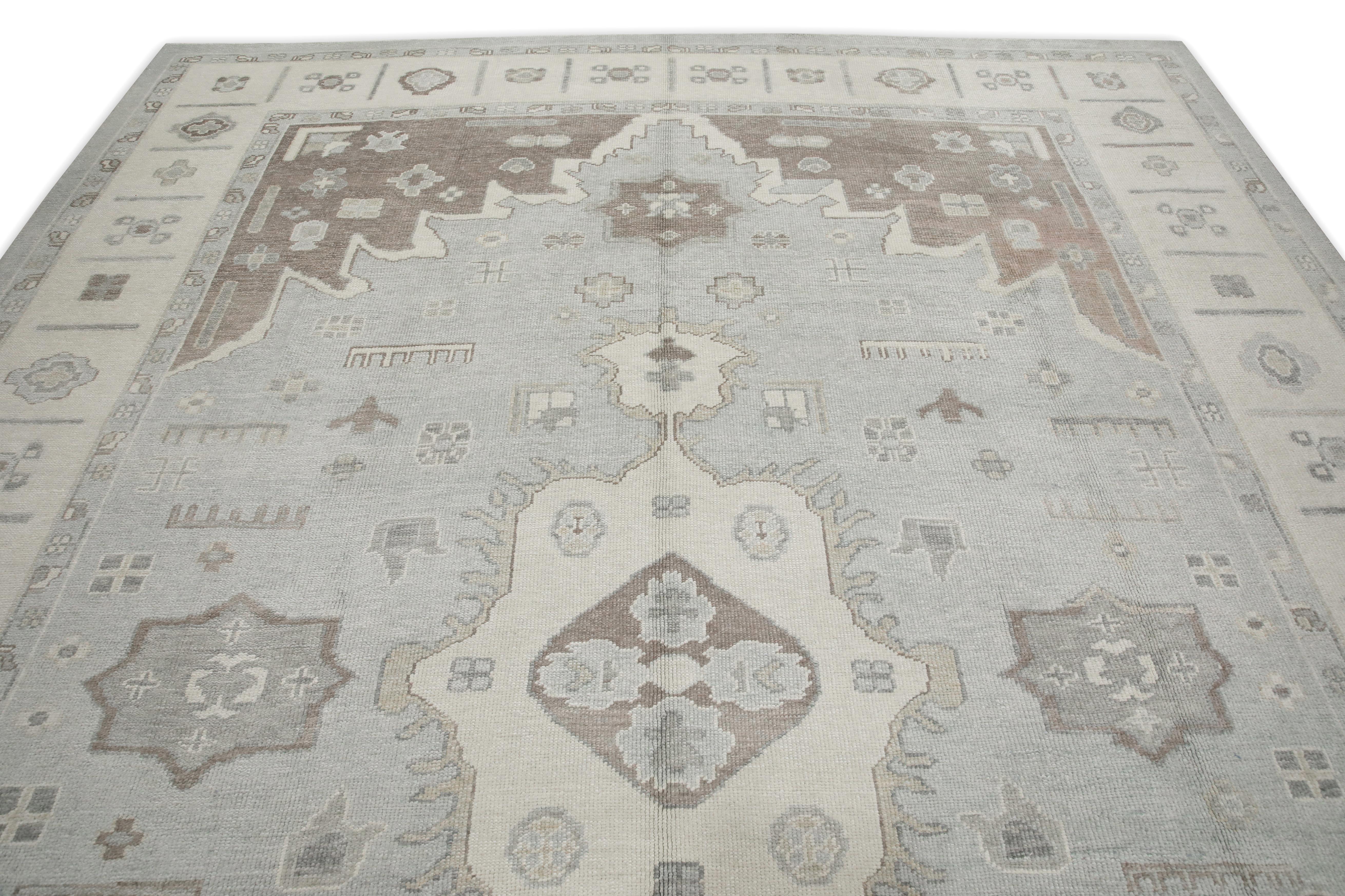 Tintura vegetale Tappeto Oushak turco in lana intrecciata a mano dal design geometrico blu e malva 9'11
