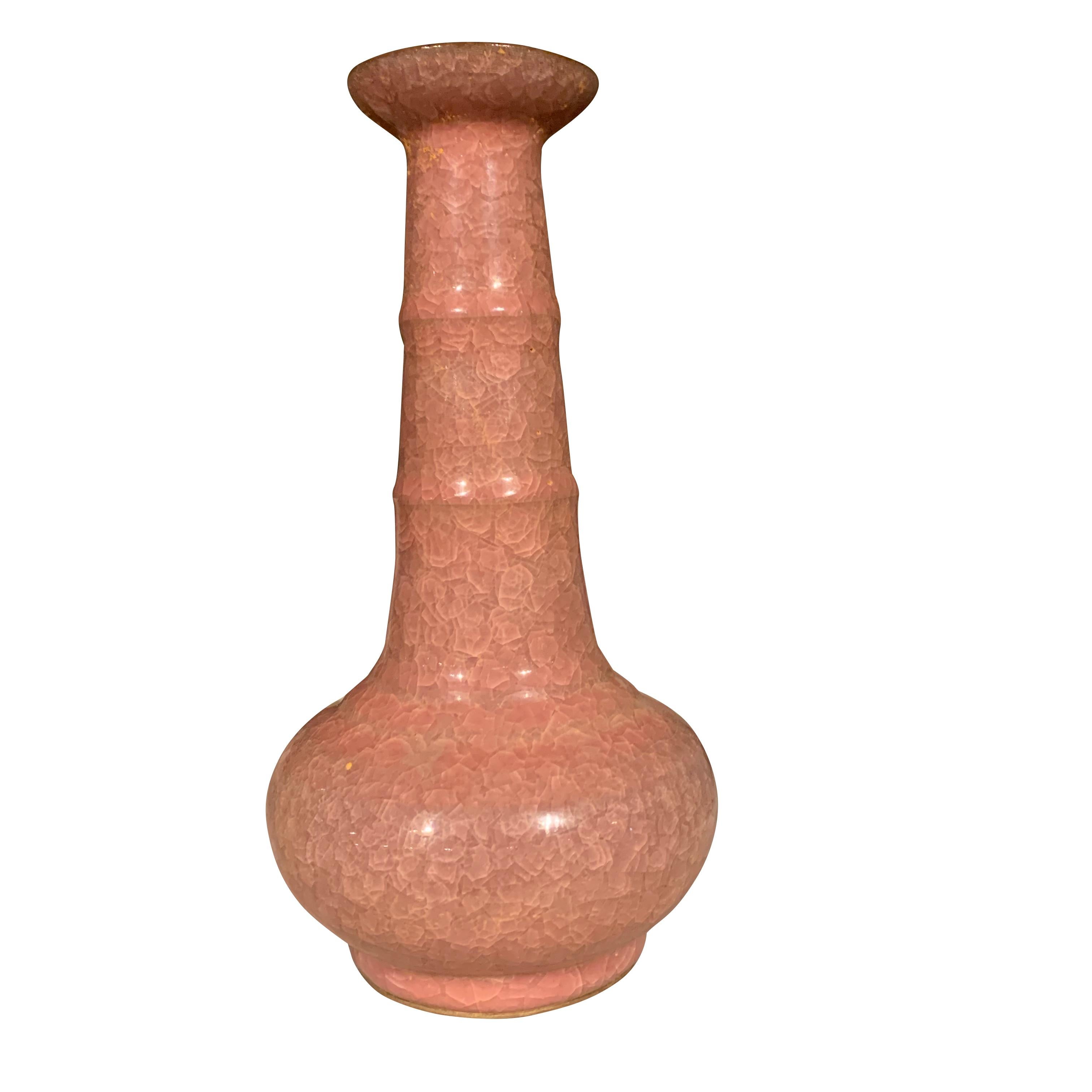 Contemporary wide mouth mauve colored vase
Sits nicely with S5361 and S5362, see images #2, 3 and 4.
    