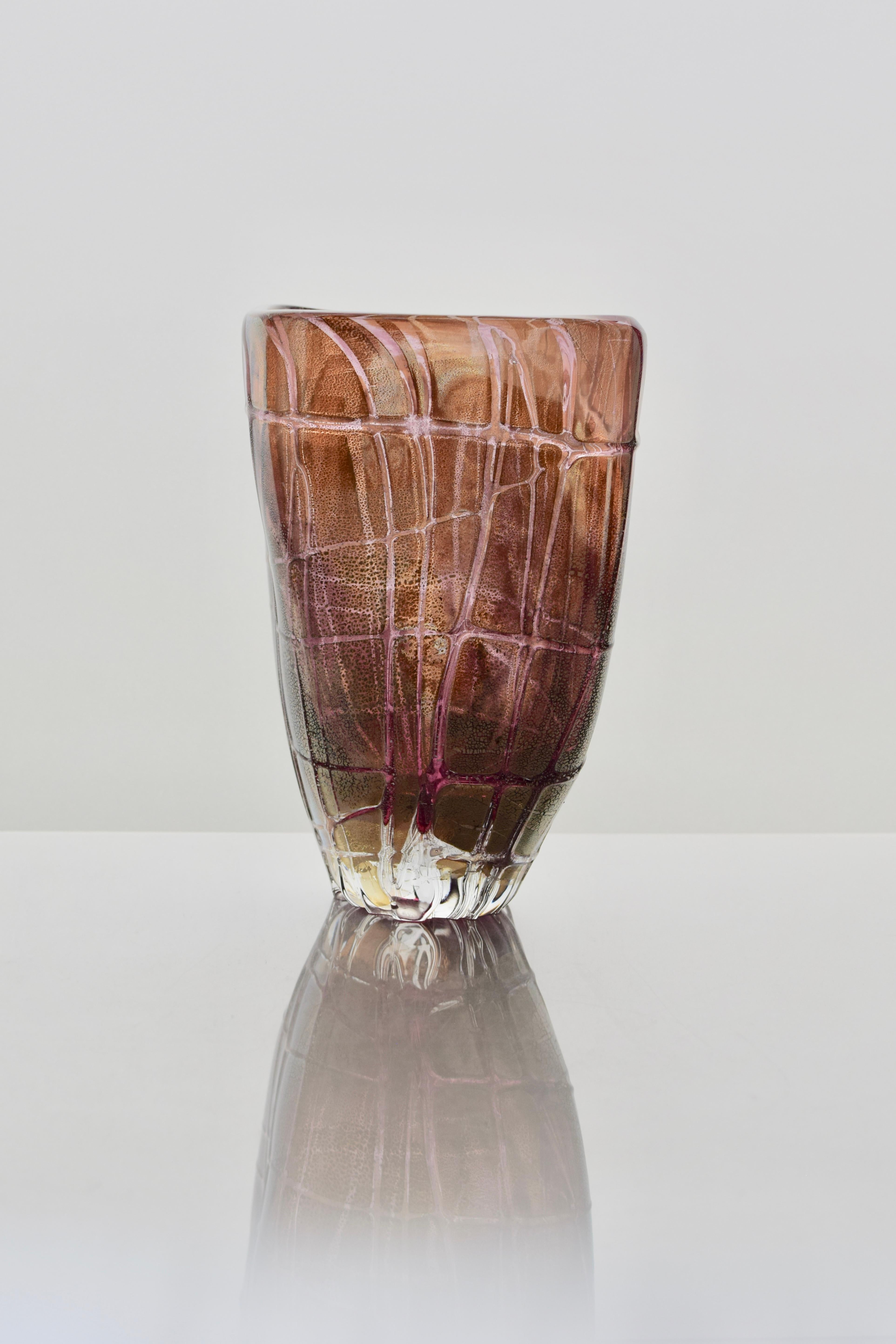 Organico moderno Vaso a strascico color malva di James Carcass Glass Artist per VUUV Works in vendita