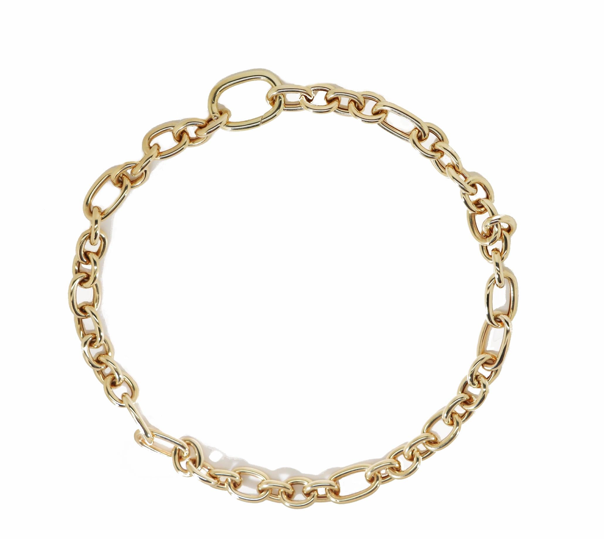 Maviada Gold Link Chain Necklace in 18k gold For Sale 1