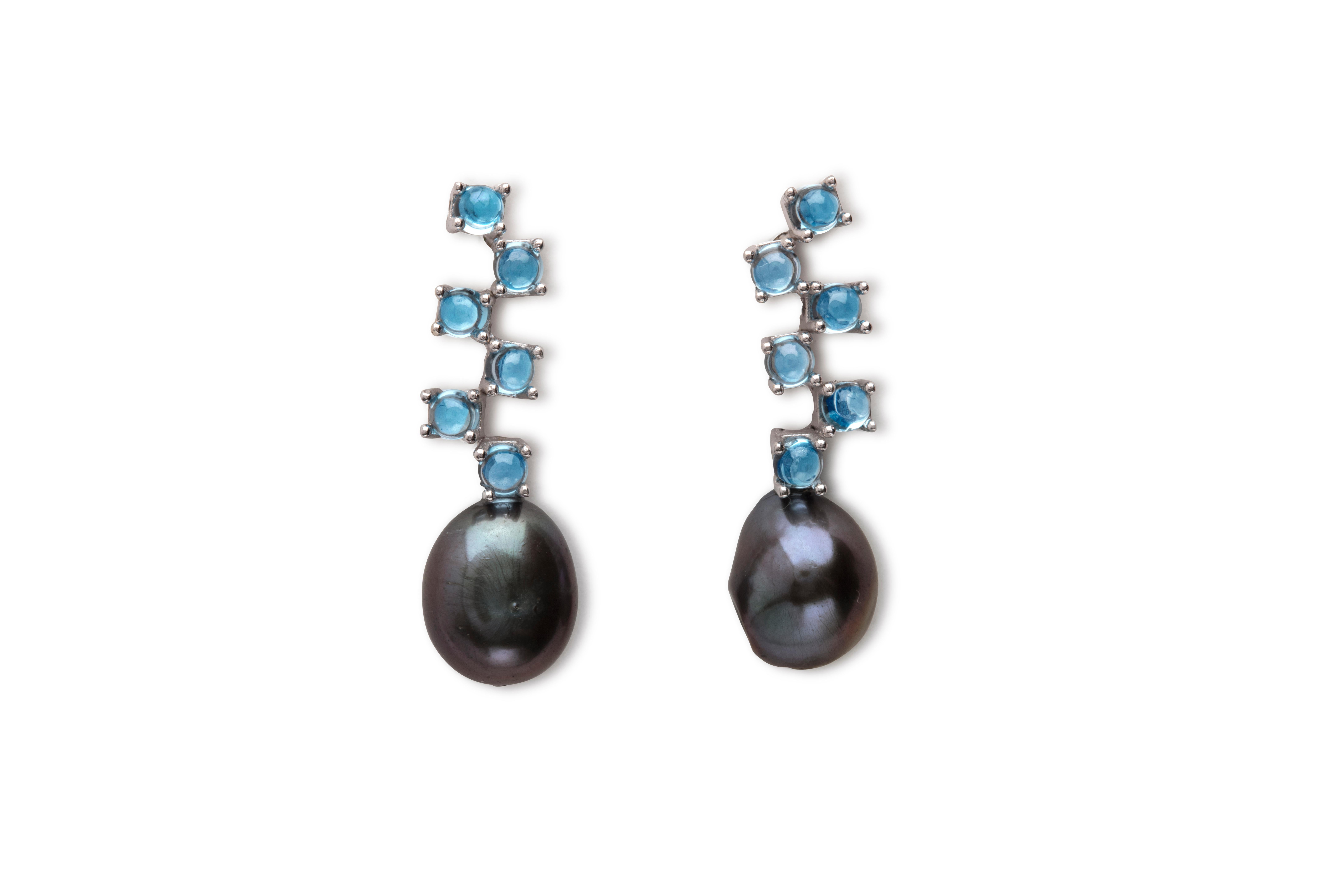 Contemporary Maviada's Cavallo Long Baroque Pearl Green Peridot 18k Gold Drop Earrings For Sale
