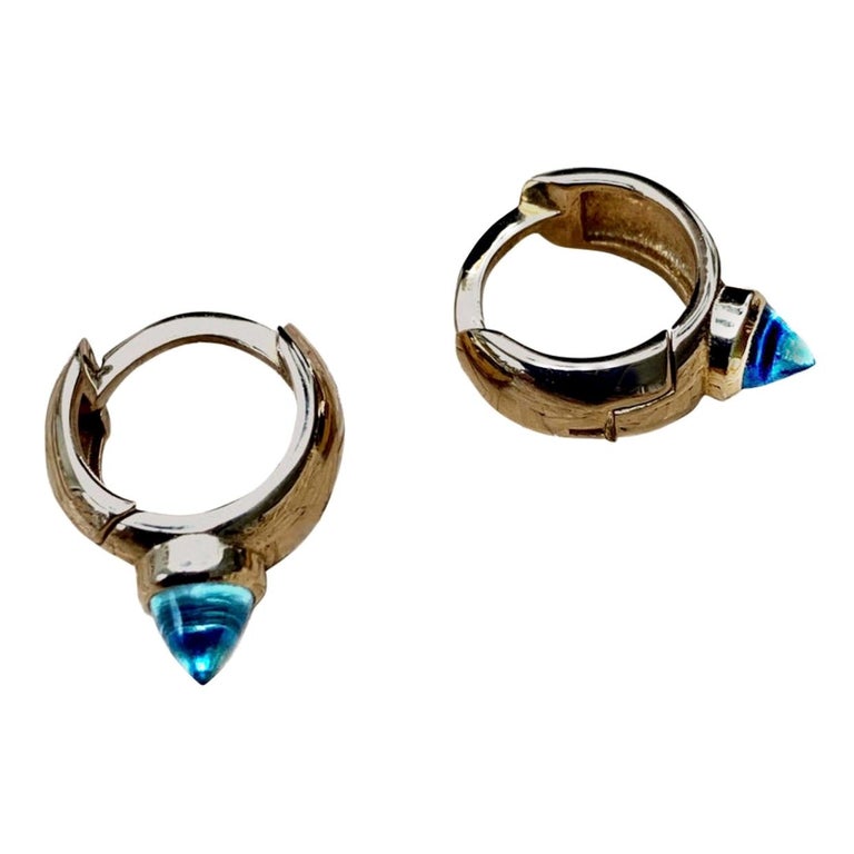 Maviada's Hug Hoop Earrings with Reverse Cut Diamond Blue Topaz, 18 Karat Gold For Sale 6