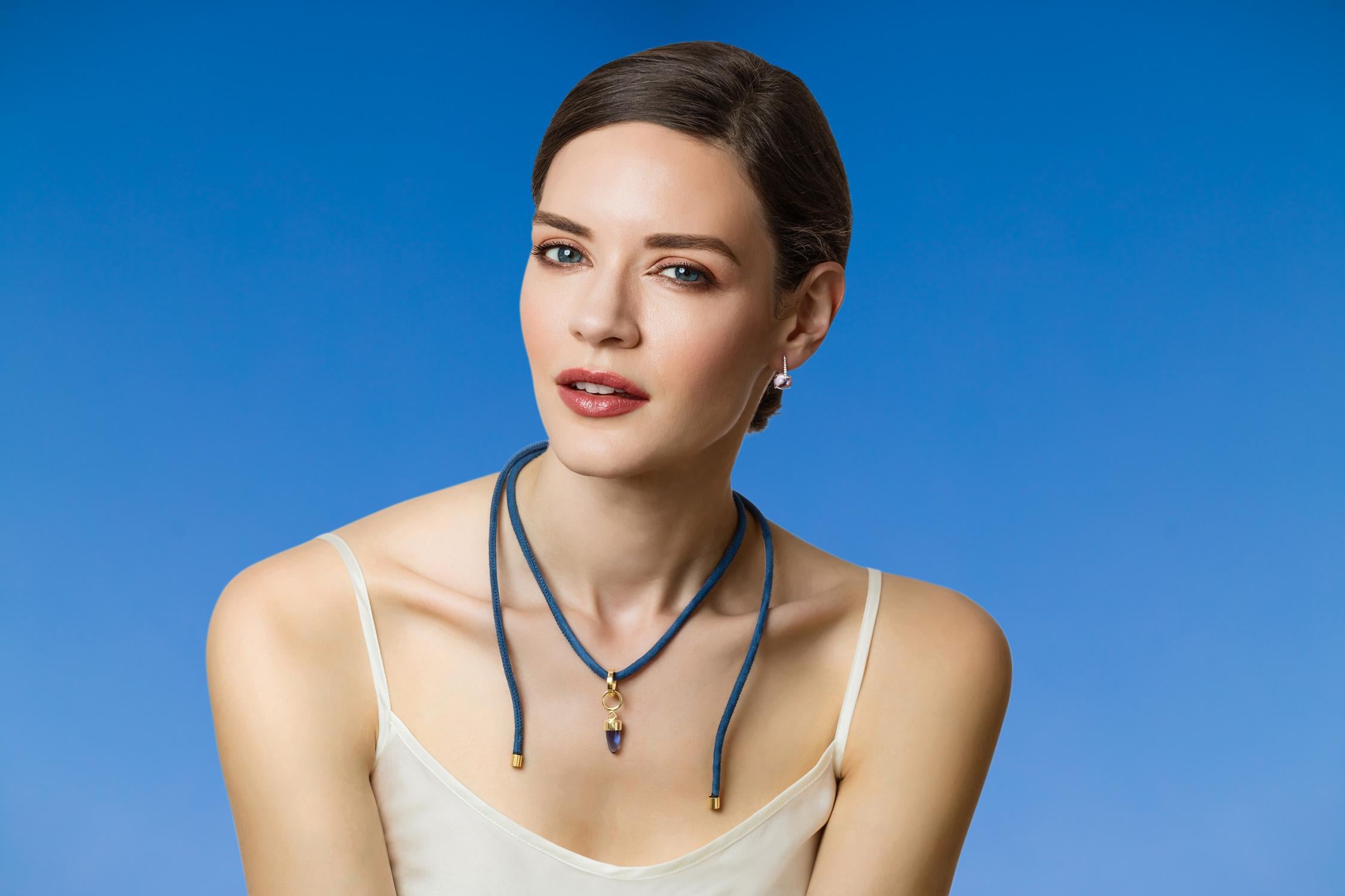 MAVIADA's Moderne minimalistische Halskette mit Tealquarz-Stein-Anhänger aus 18 Karat Gold für Damen oder Herren im Angebot