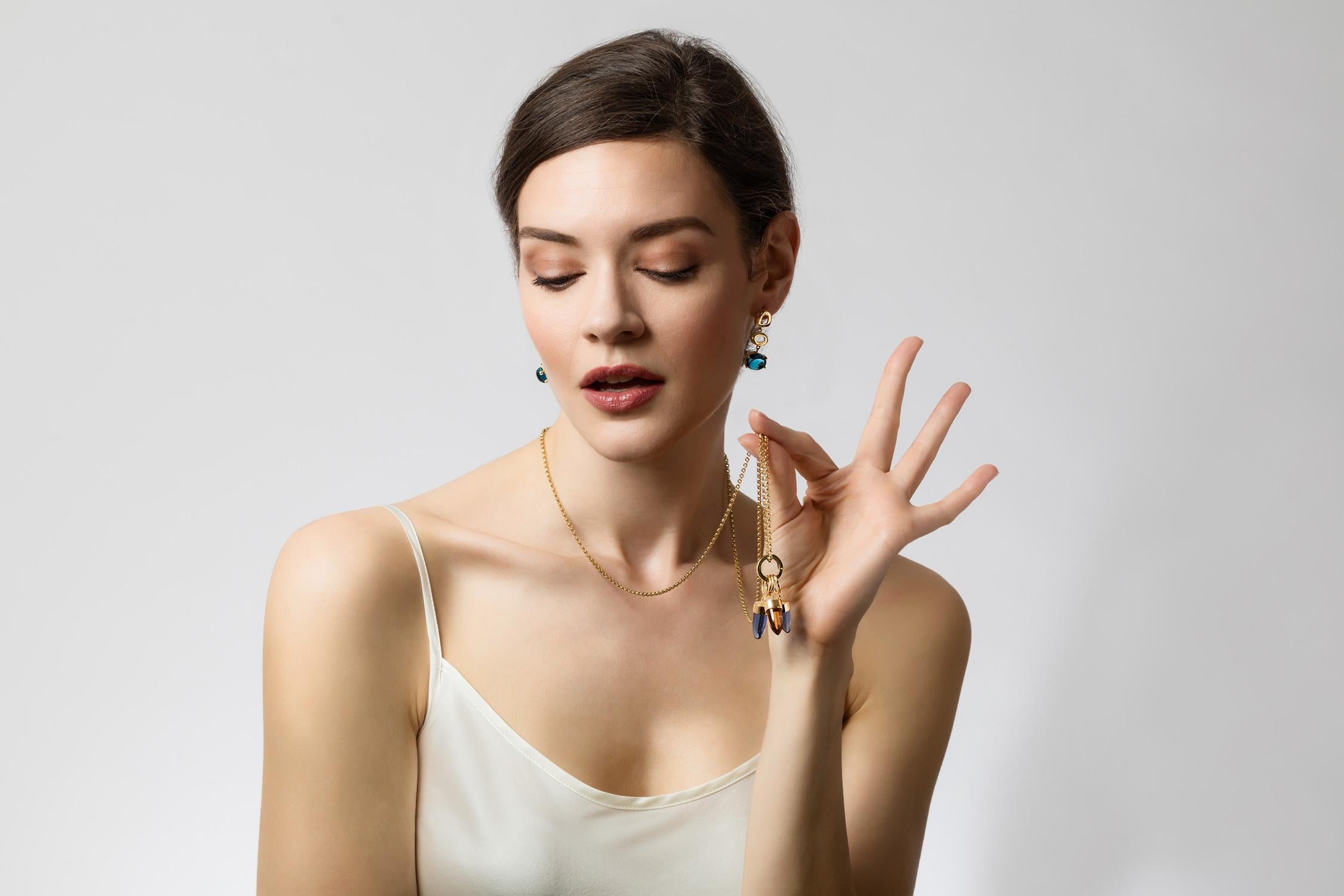 St Tropez
18kt solid gold drops, 10x12mm cabochon stone
The name says it all, charisma all the way. These earrings make you feel St Tropez chic. We recommend wearing them as evening wear, to a spectacular event, or just when you want to feel über