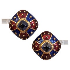 Boucles d'oreilles boutons en or jaune 18 carats, émail et pierres précieuses Mavito