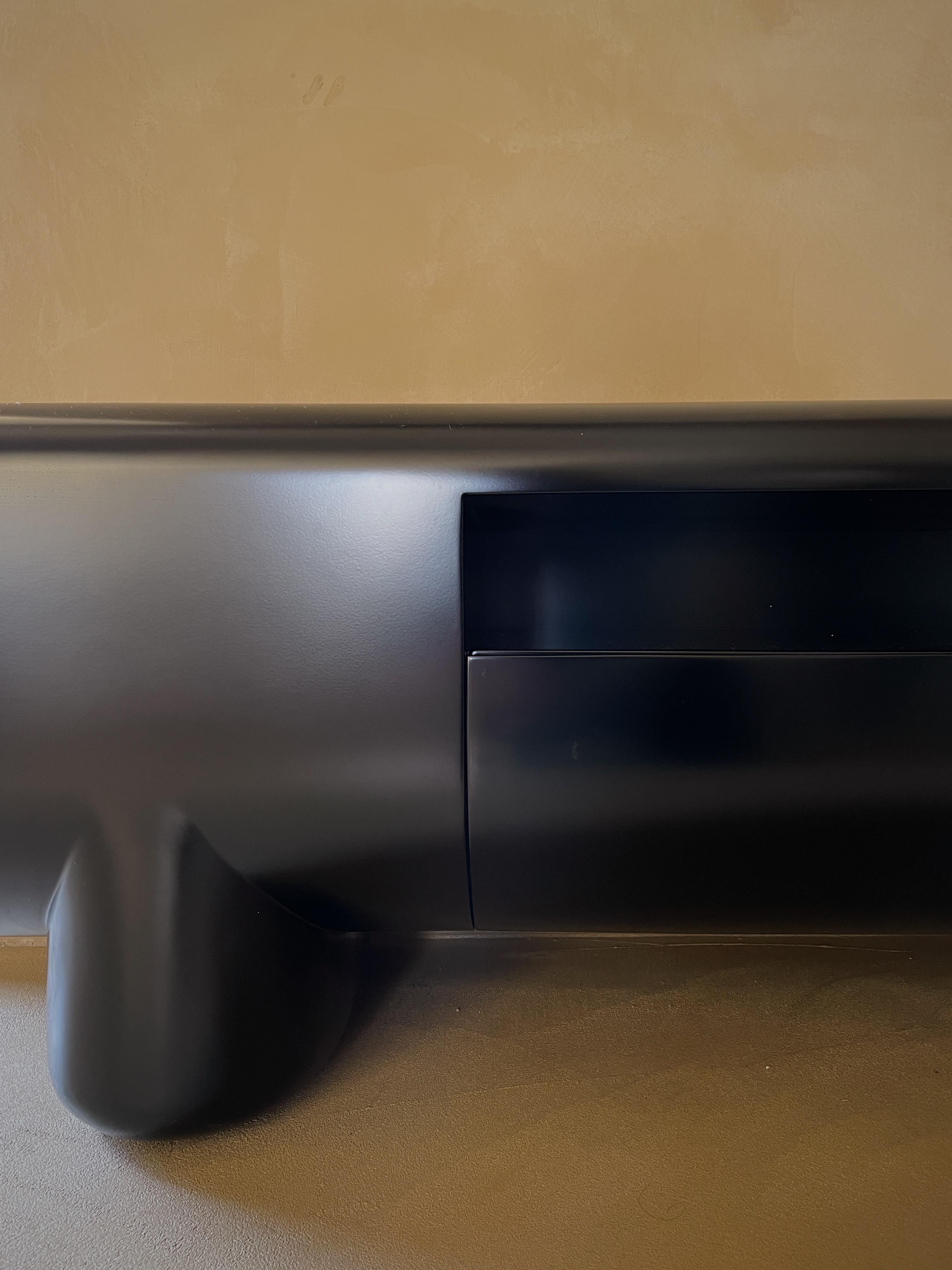 Rounded Rectangular Shape Black Wood Cabinet with Short Legs by kar en venta 3