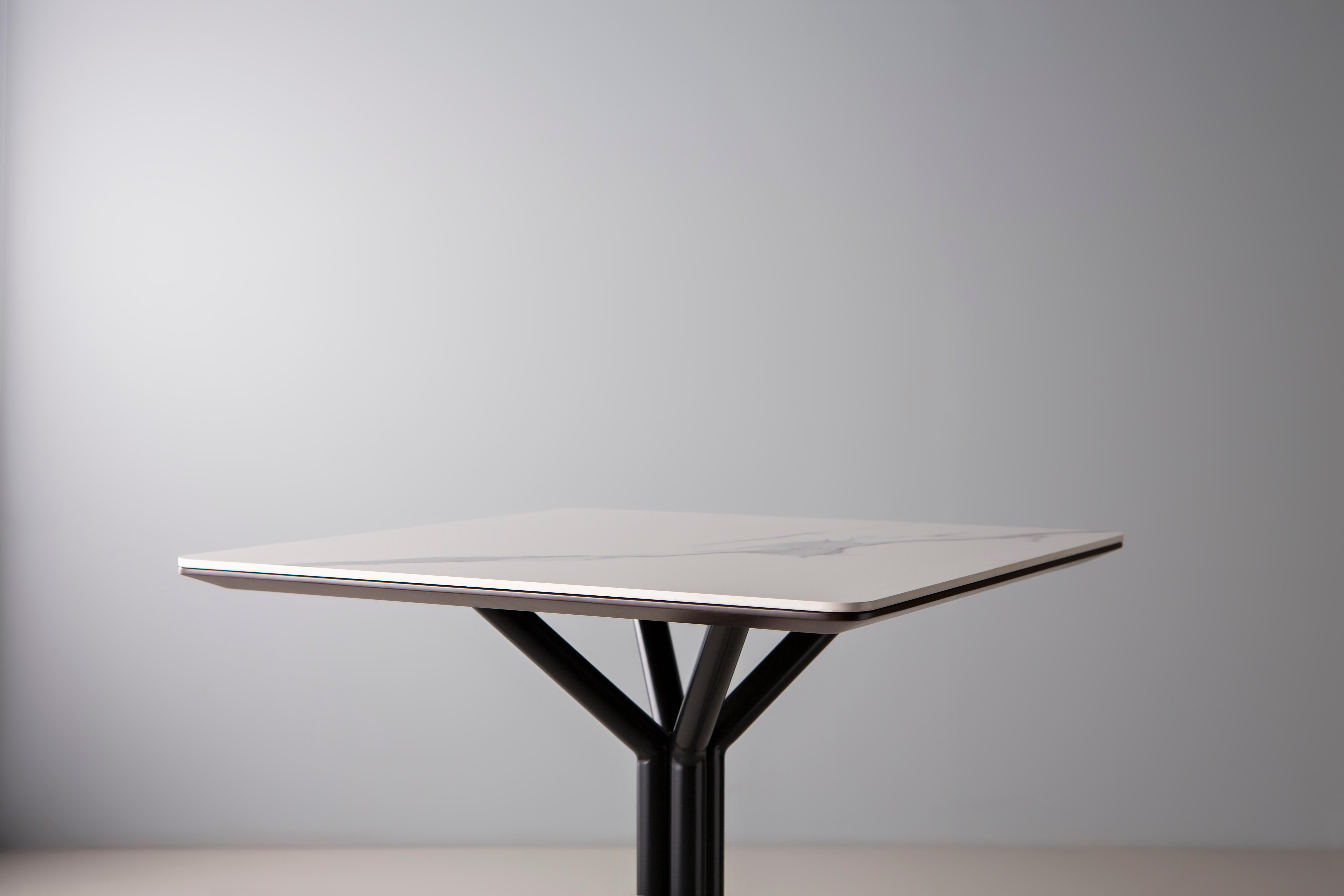 Postmoderne Table Max 4 par Doimo Brasil en vente
