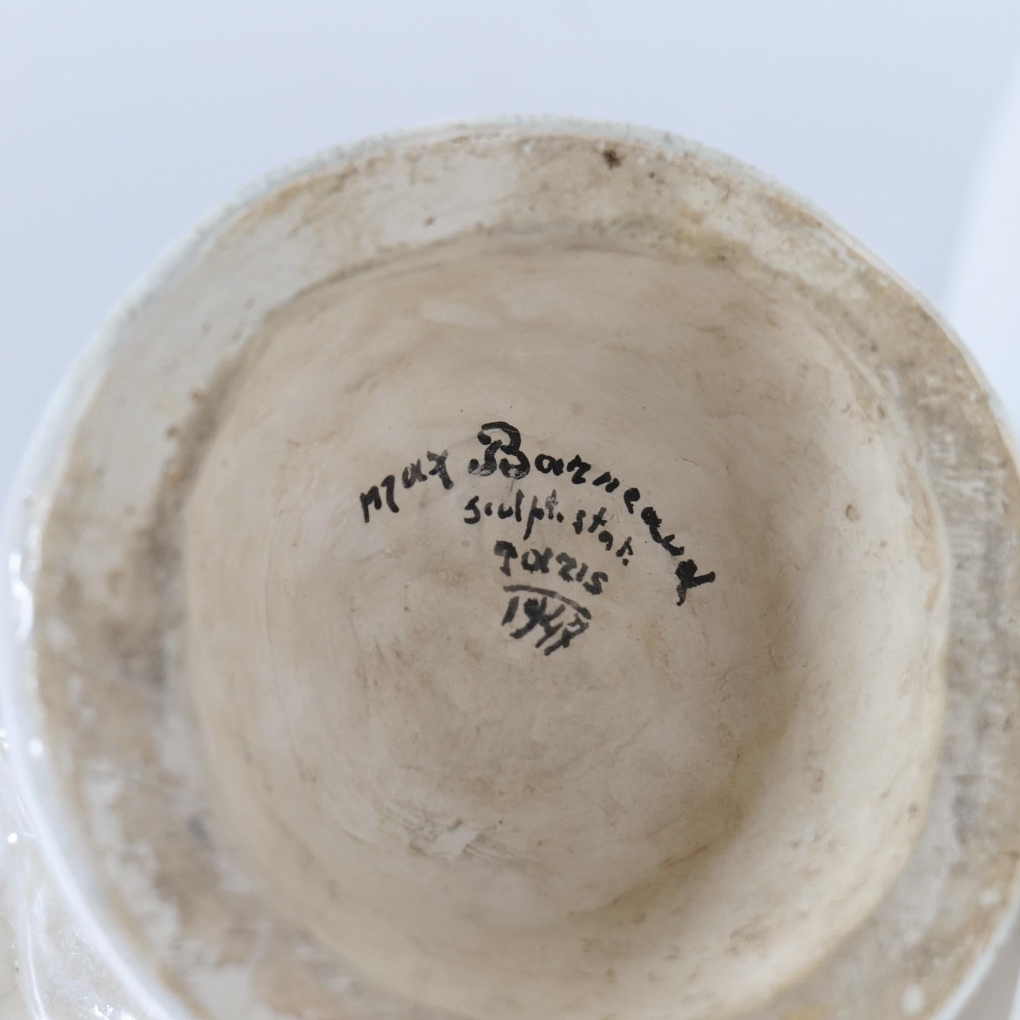 Weiß glasierte Keramikvase in Form eines Kopfes von Max Barneaud, Paris 1947 im Angebot 2