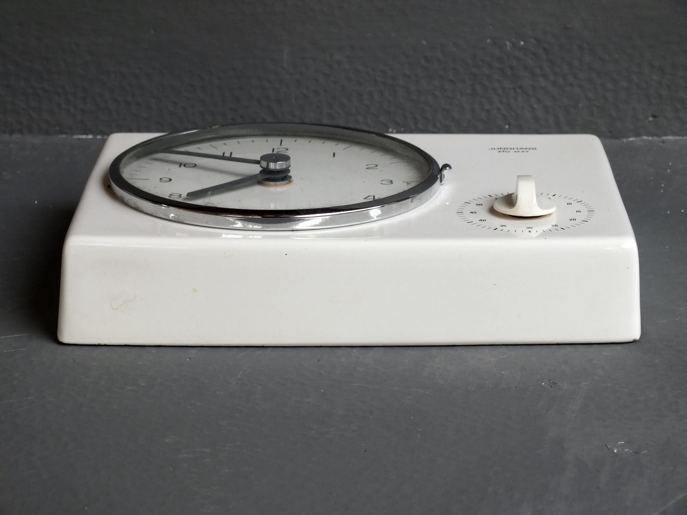 Mid-Century Modern Horloge murale Ato-Mat Max Bill Design Years '60 pour Junghans en vente