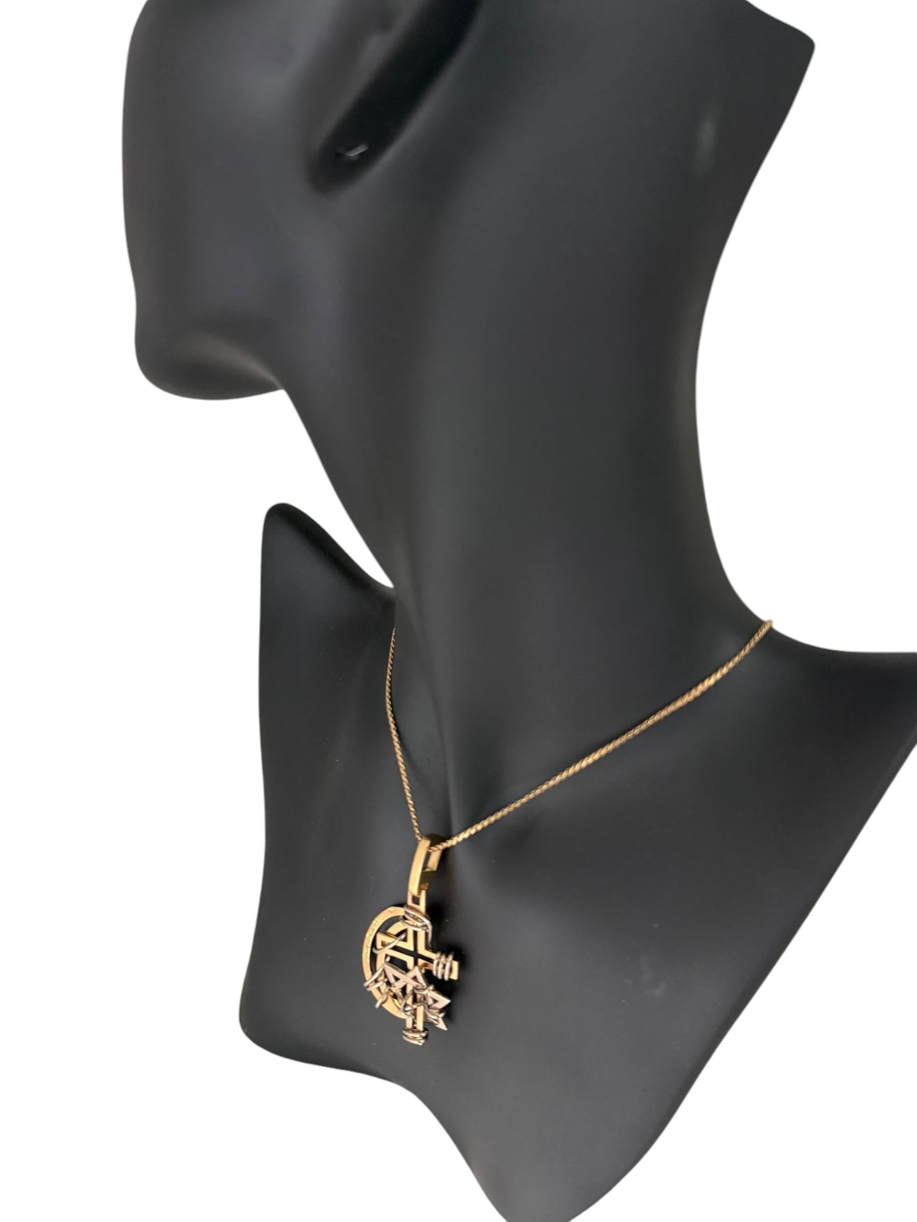 Pendentif Max Cartier « Les trois religions » en or 18 carats en vente 7