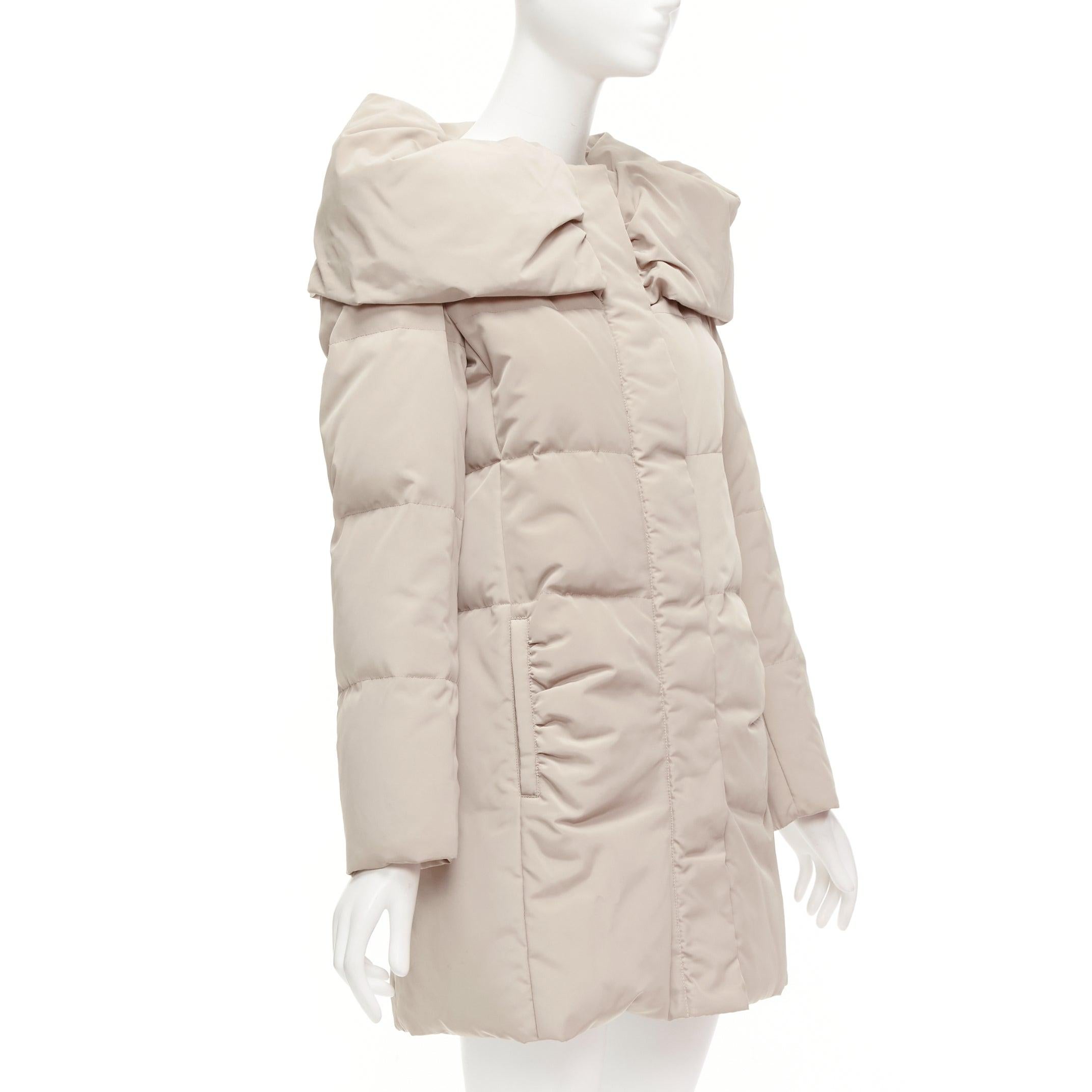 MAX & CO Caldo beige bateau con collo foldover, cappotto lungo e aderente IT42 M. In condizioni buone in vendita a Hong Kong, NT