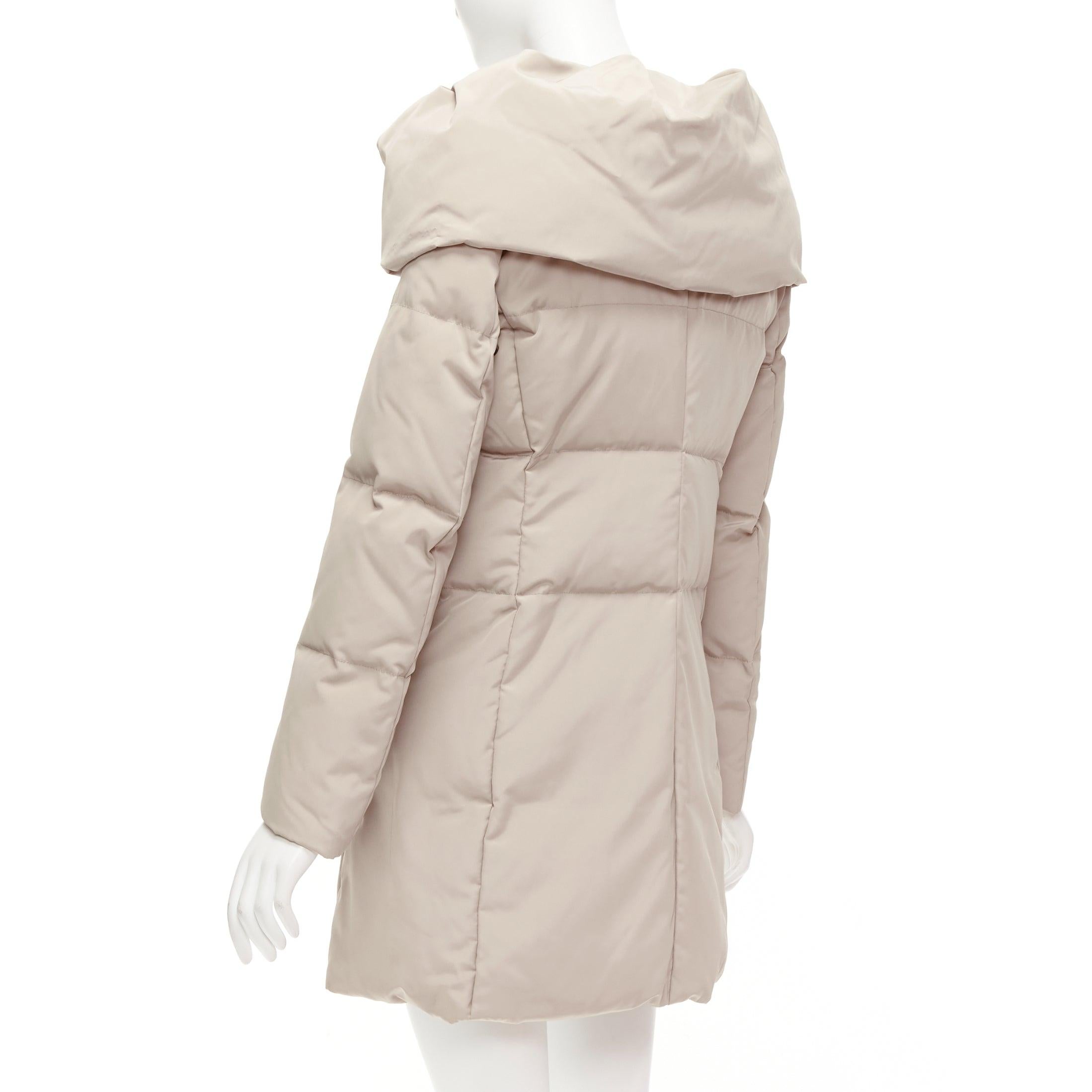 MAX & CO Caldo beige bateau con collo foldover, cappotto lungo e aderente IT42 M. in vendita 2