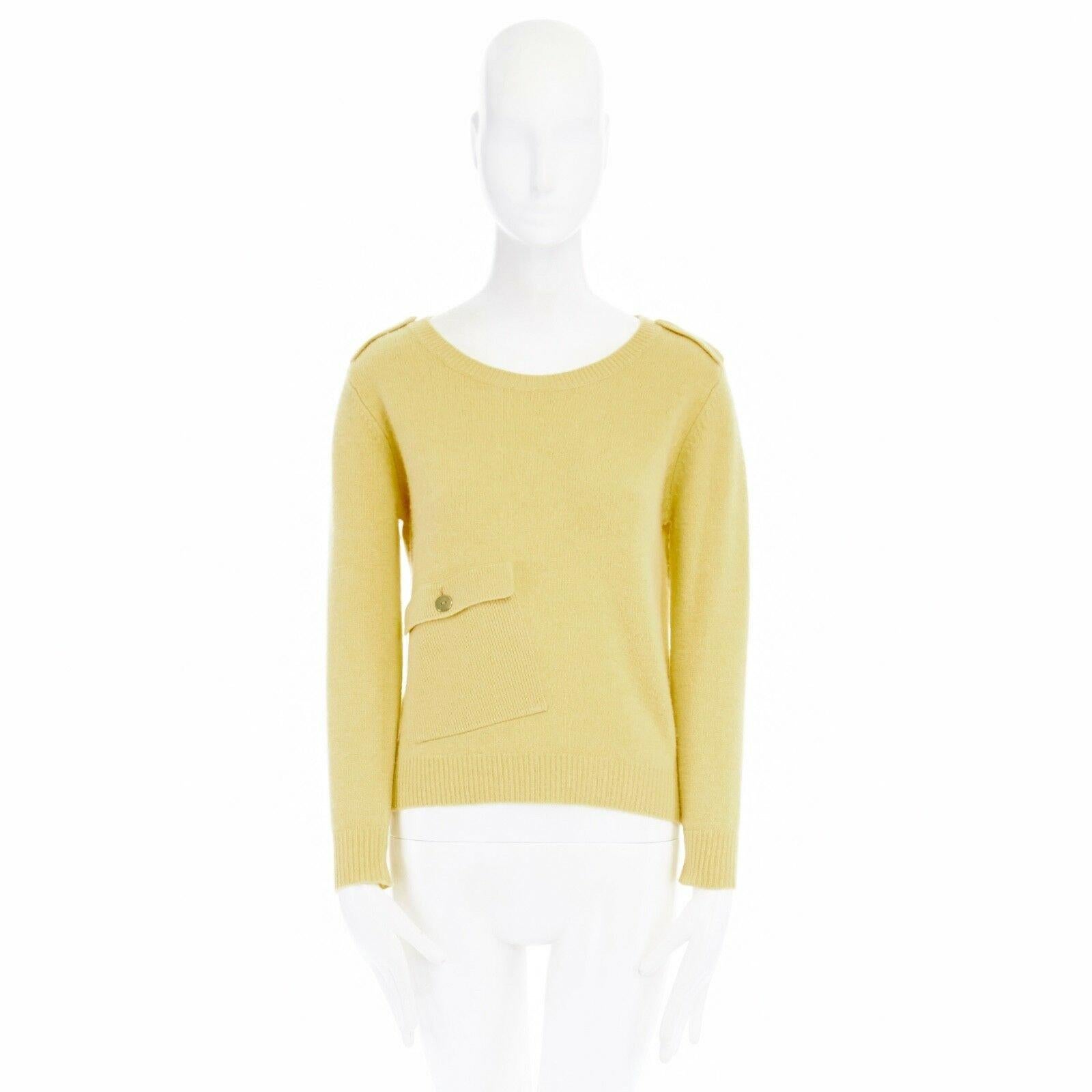 MAX & CO. MAX MARA 100% wool canary yellow patch pocket sweater top S
Brand: Max and Co
Model Name / Style: Sweater
Material: Wool
Color: Yellow
Pattern: Solid
Closure: Pull on
Extra Detail: Gold-tone button. Flap front pocket. Shoulder epaulette.