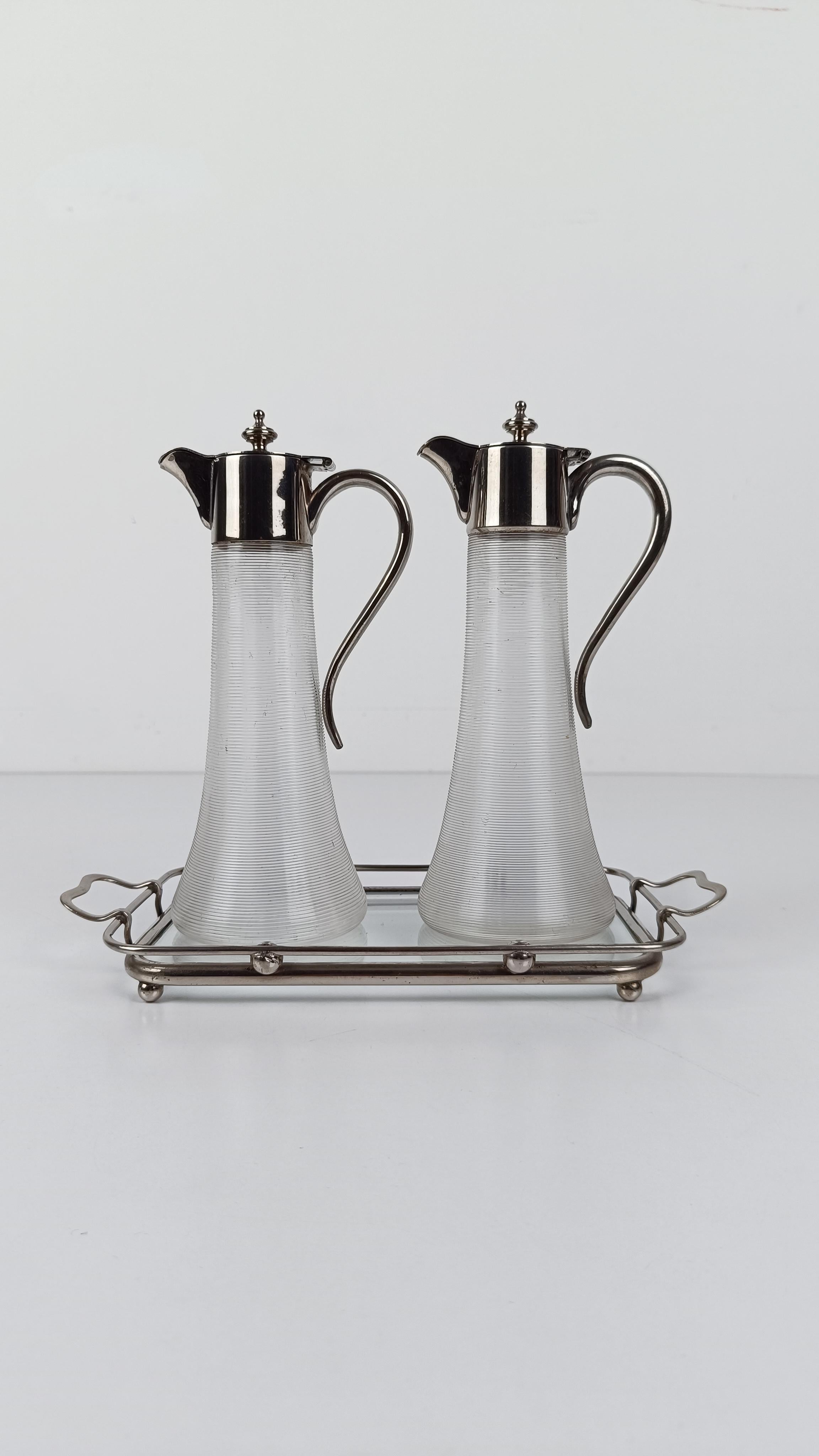 MAX DANNHORN Set de burettes / pichets à sirop avec plateau style Arts and Crafts Bon état - En vente à Roma, IT