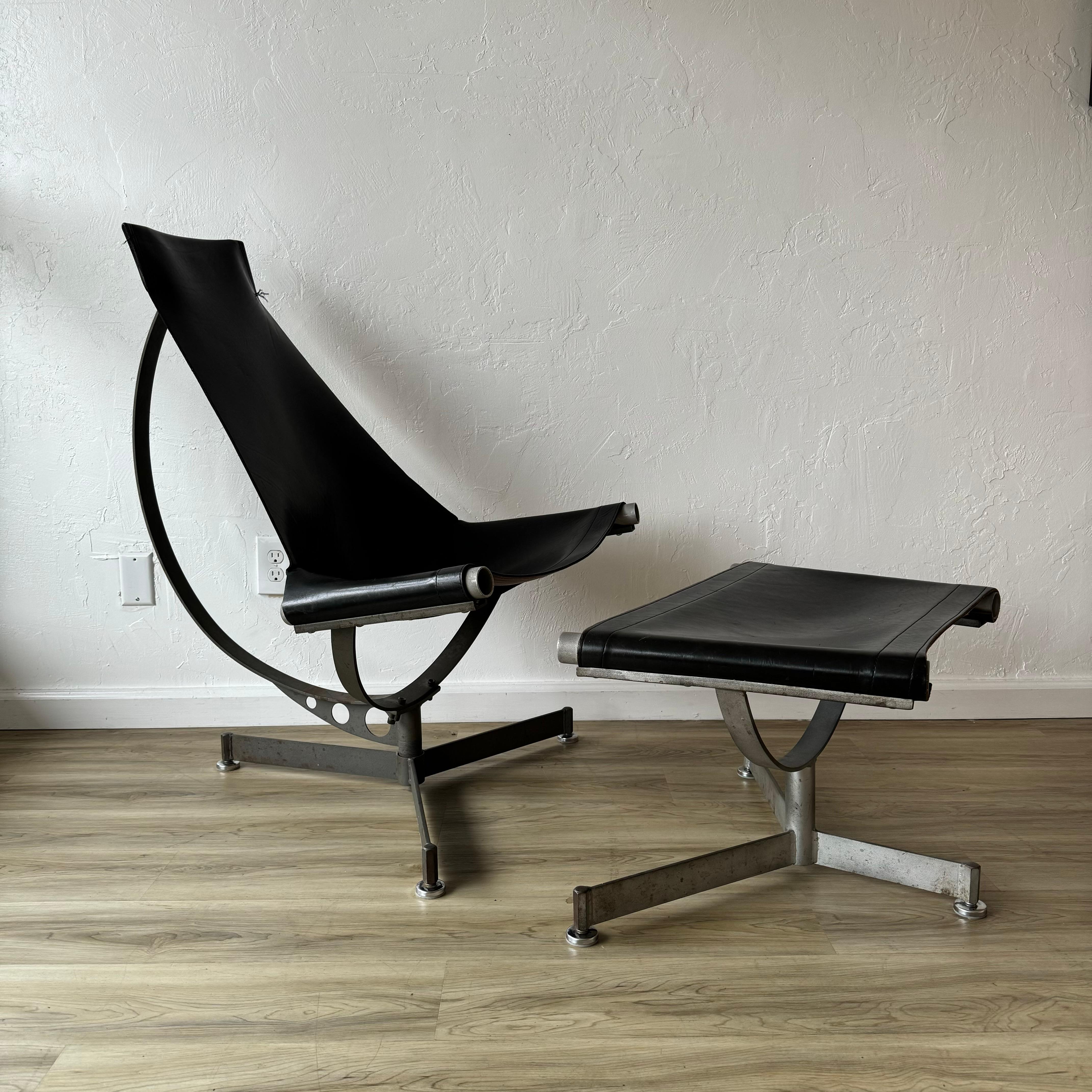 A fantastic studio made saddle leather chair by Arizona industrial designer Max Gottschalk. The frame is comprised of aluminum and the black leather sling is a high quality saddle leather. In excellent original condition. 