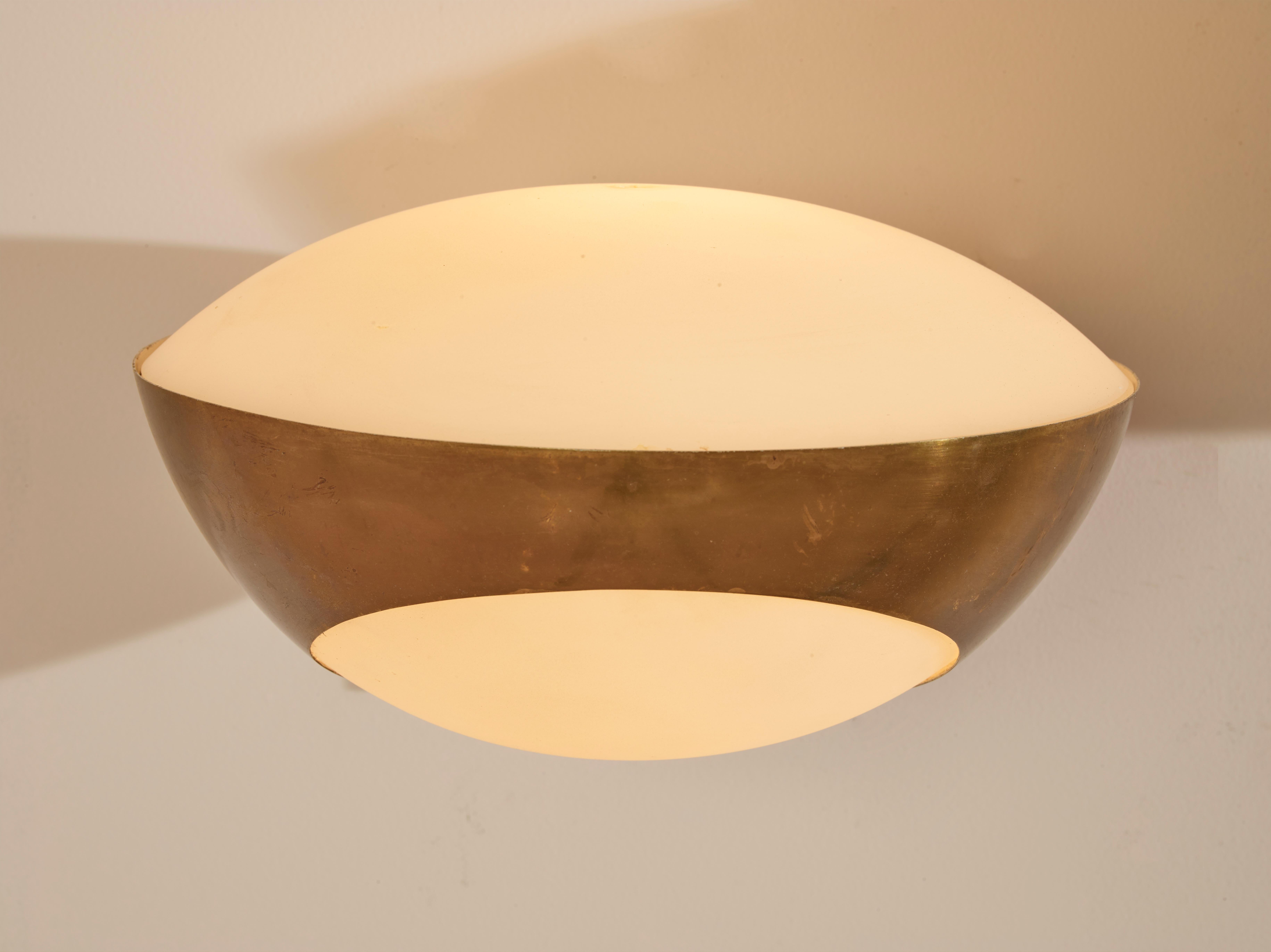 Applique in ottone e vetro Max Ingrand Modello 1963 di Fontana Arte, Italia, anni '60 In condizioni buone a Chiavari, Liguria