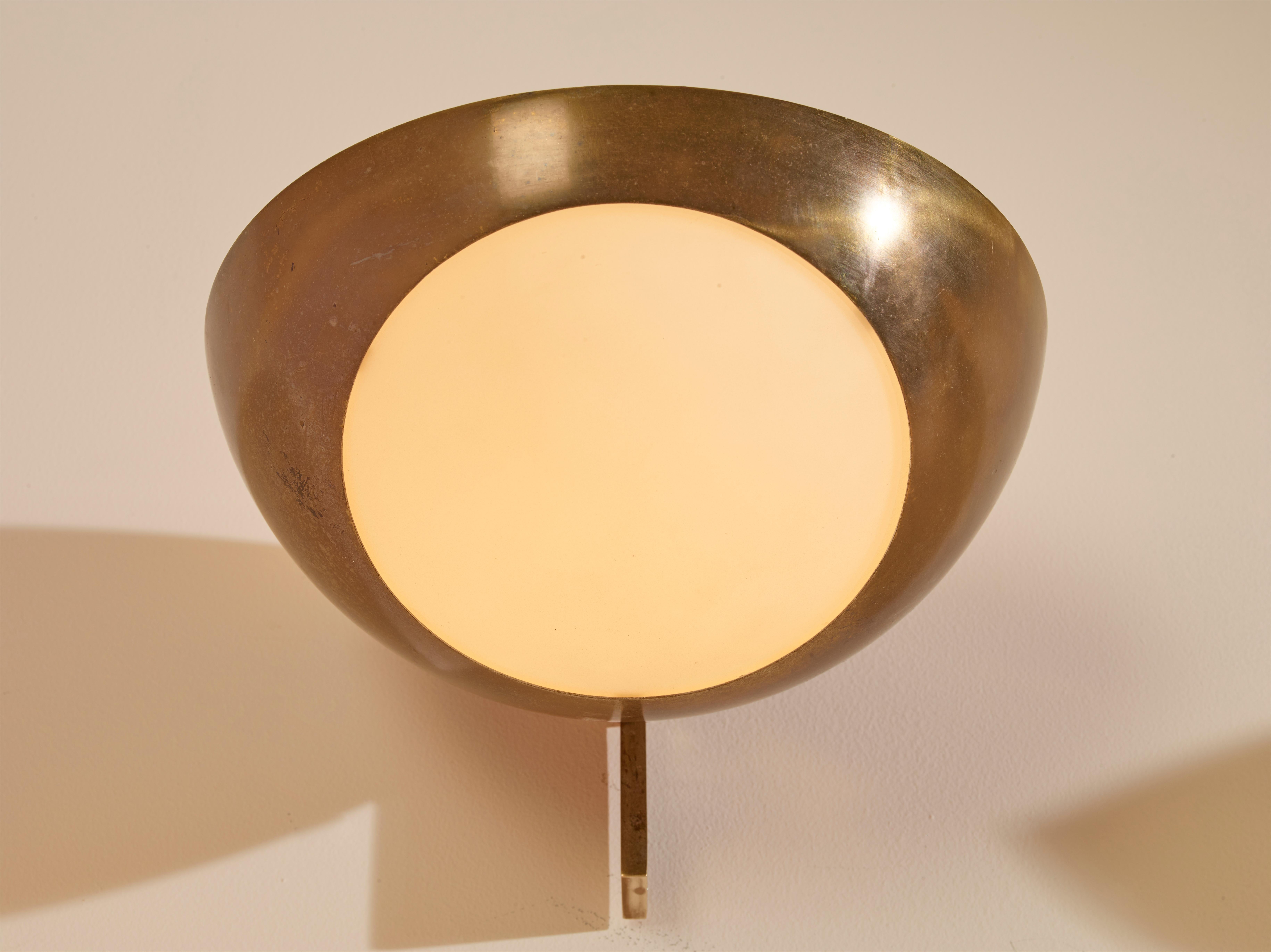 Applique in ottone e vetro Max Ingrand Modello 1963 di Fontana Arte, Italia, anni '60 2