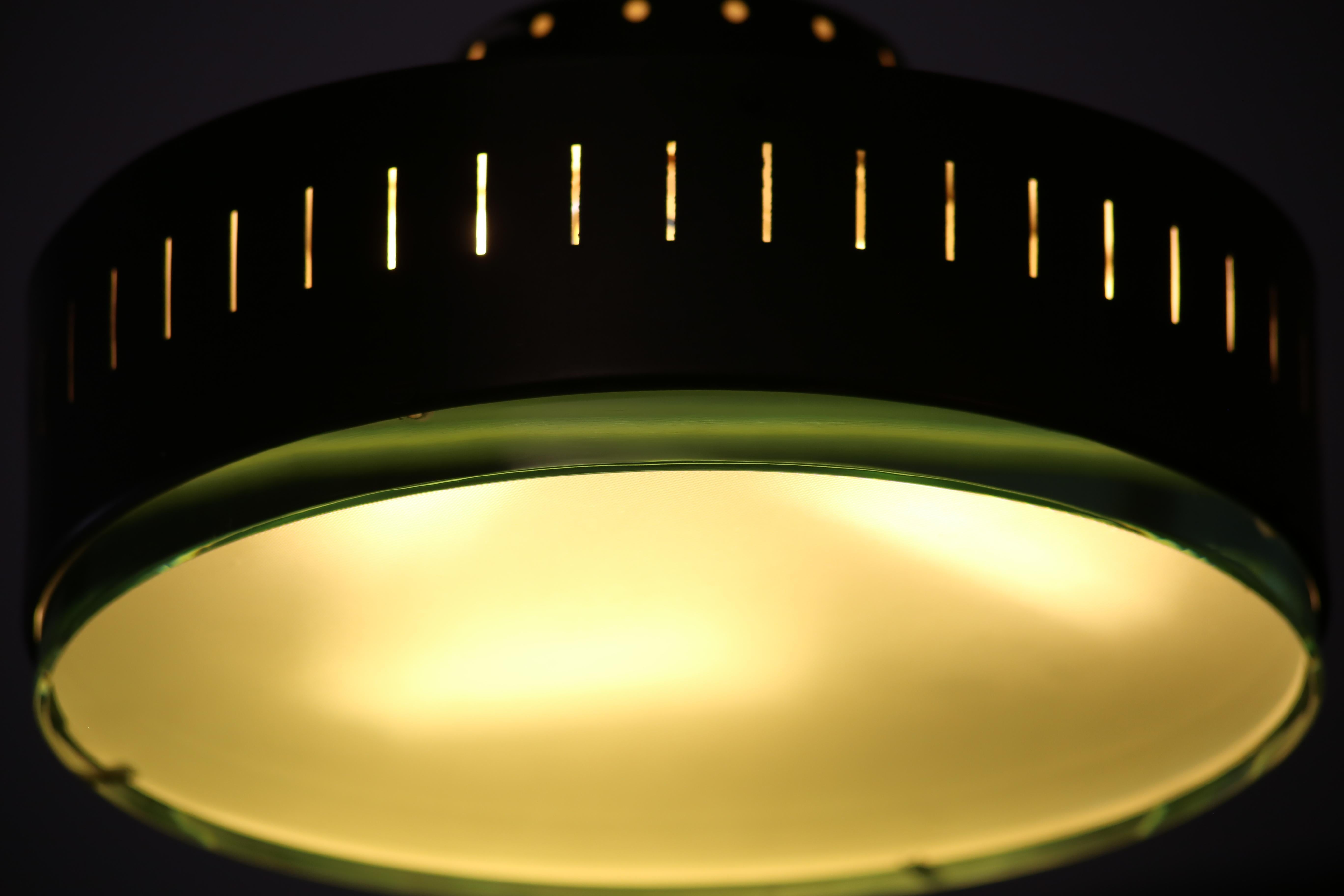 Mid-Century moderno Max Ingrand Ceiling light Model 2076 by Fontana Arte from the 60s in vendita