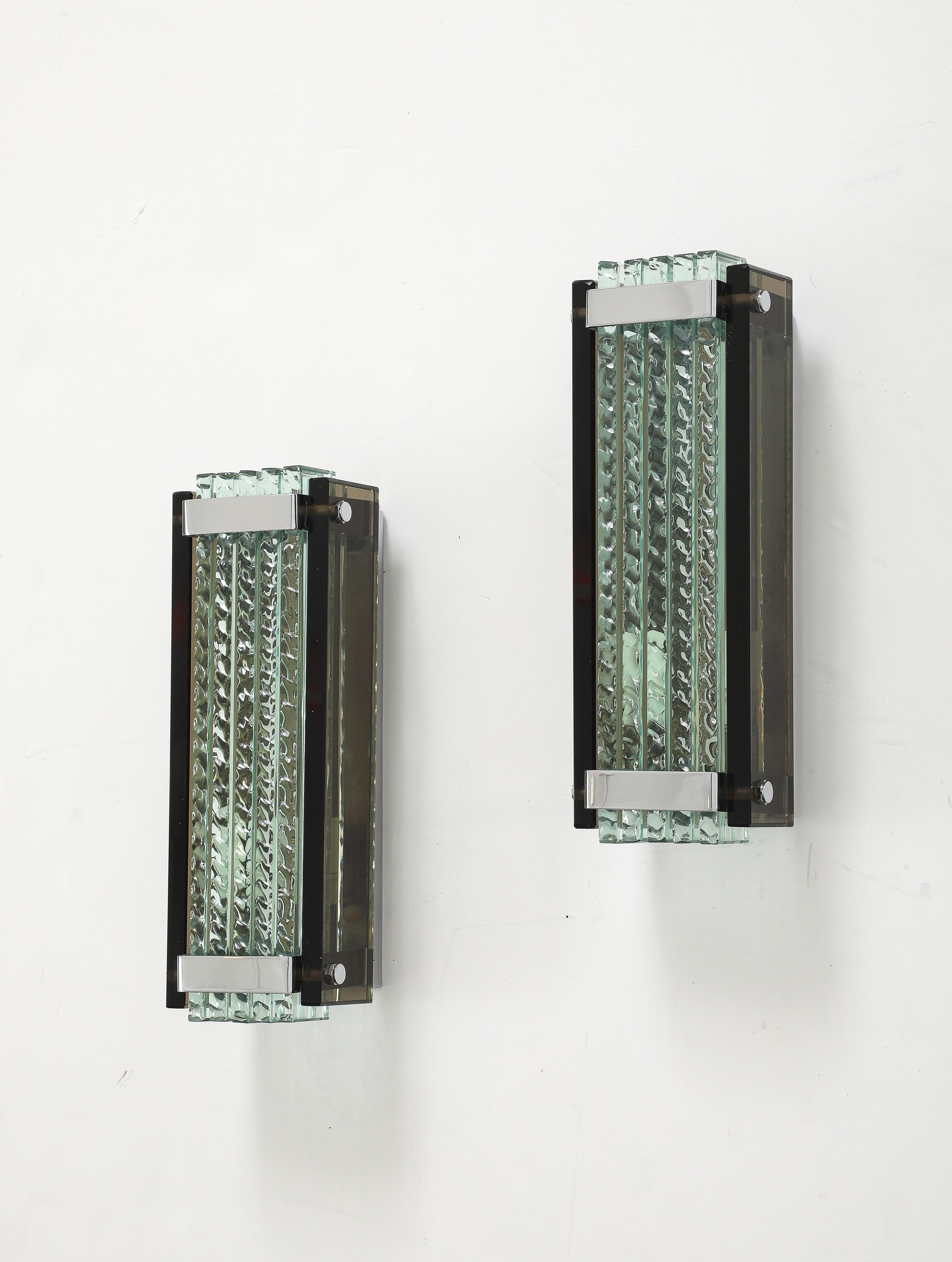 Max Ingrand Chiseled Murano Glass Sconces In Good Condition For Sale In New York, NY