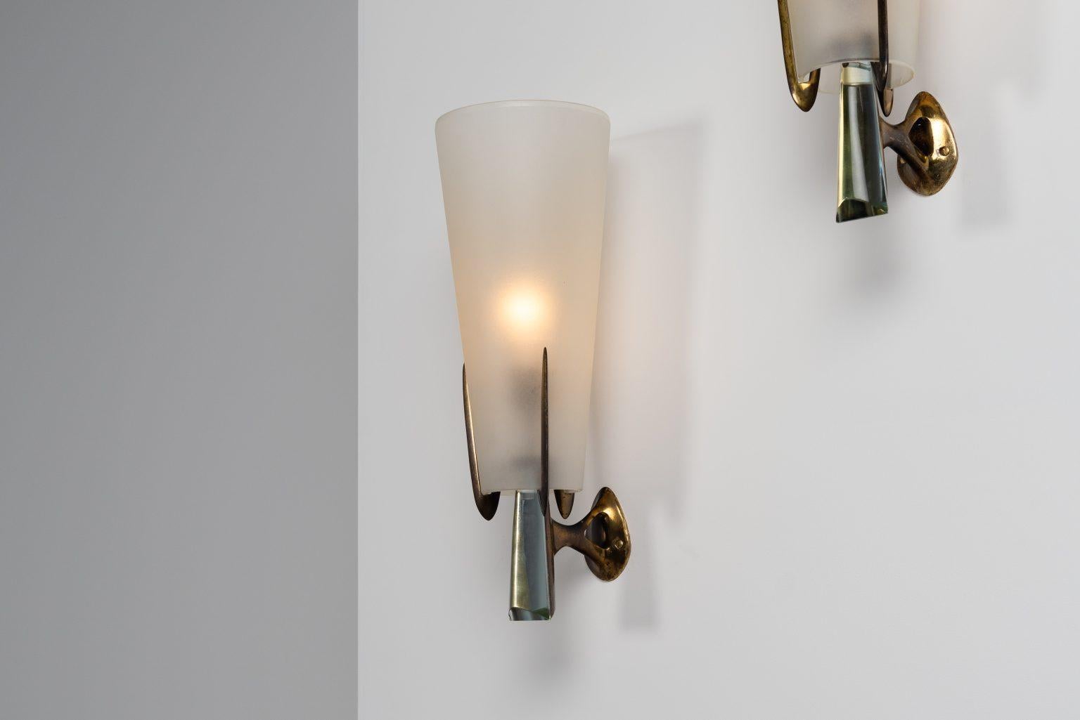 Apliques cónicos Max Ingrand de Fontana Arte Italia 1955 en Bueno estado para la venta en Roosendaal, Noord Brabant