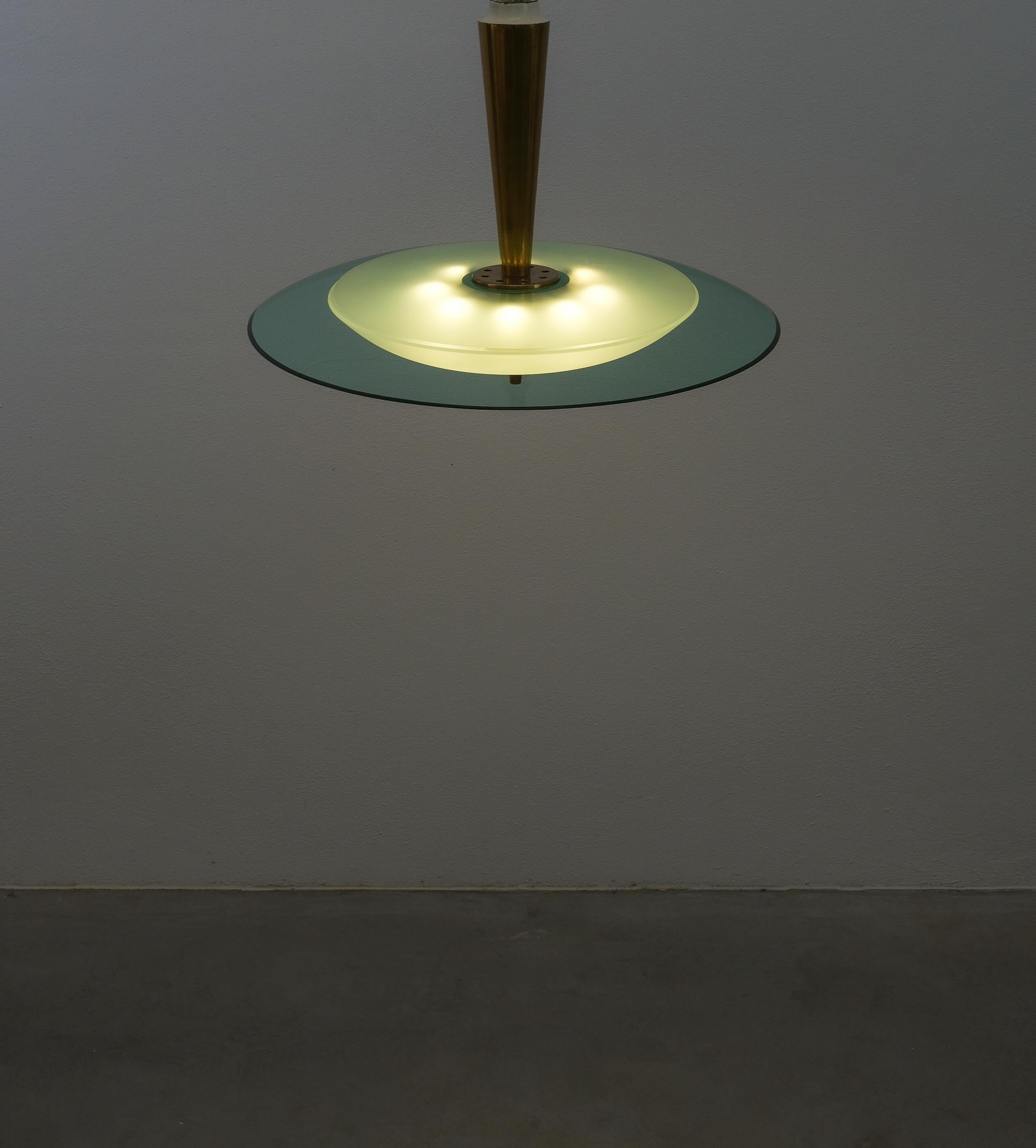 Max Ingrand Fontana Arte Semi Flush Mount Chandelier Mod. 1462 Glass Brass, 1960 For Sale 4