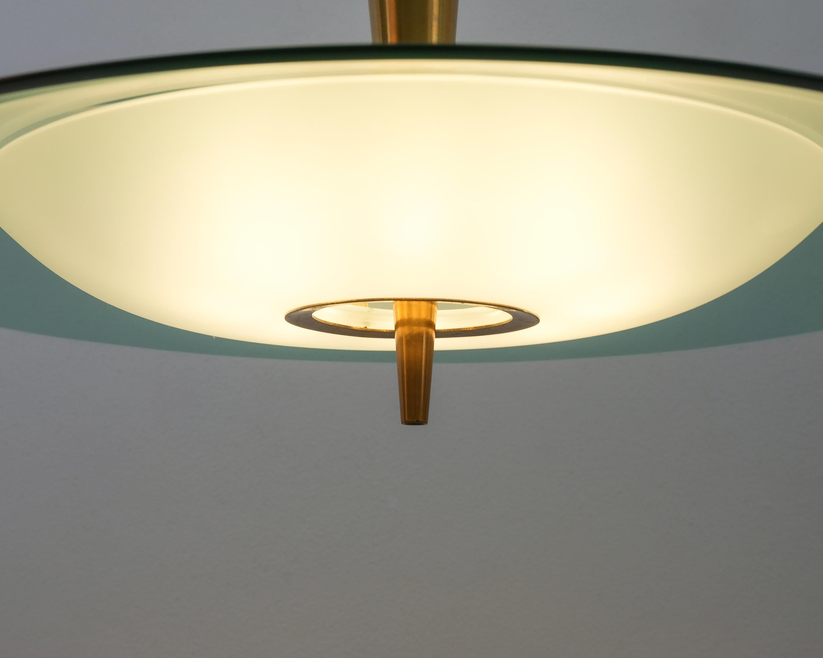 Max Ingrand Fontana Arte Semi Flush Mount Chandelier Mod. 1462 Glass Brass, 1960 In Good Condition For Sale In Vienna, AT