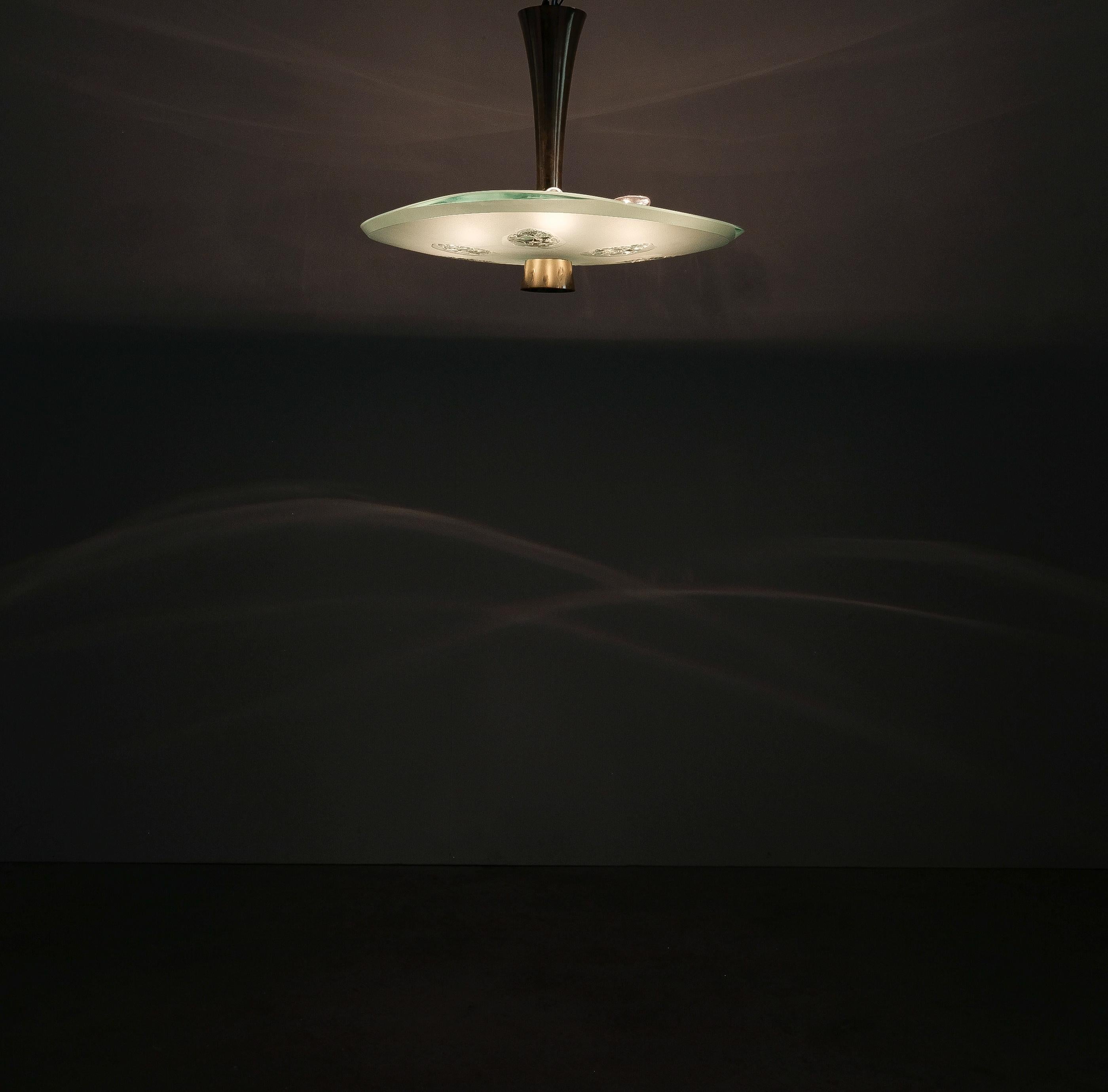 Max Ingrand Fontana Arte Semi Flush Mount Chandelier Mod. 1748 Vetro Ottone, 1957 in vendita 8
