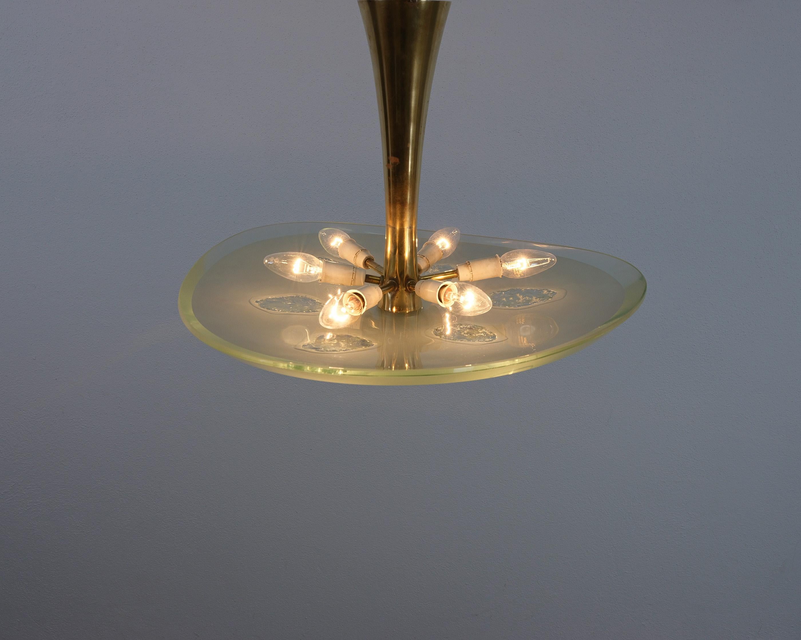 Max Ingrand Fontana Arte Semi Flush Mount Chandelier Mod. 1748 Vetro Ottone, 1957 in vendita 2