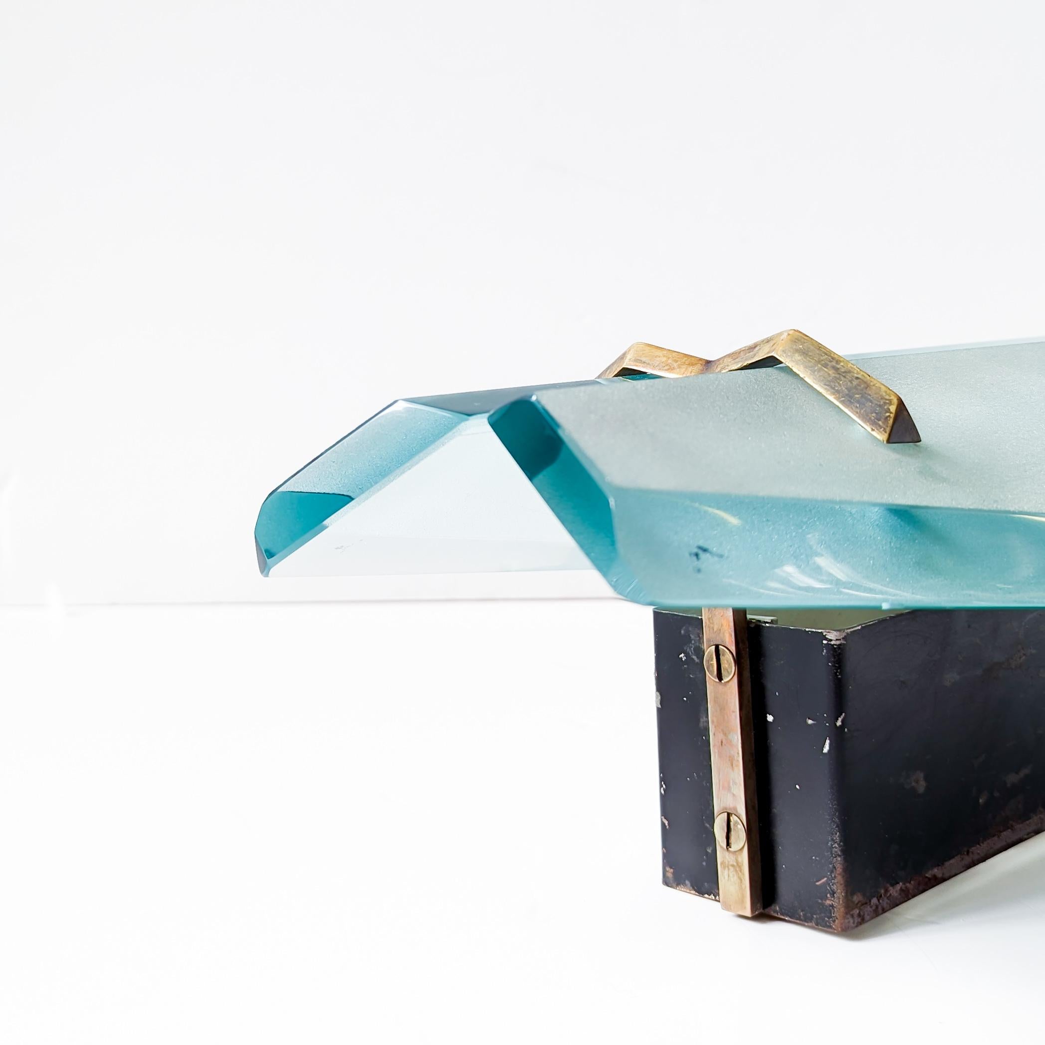 Mid-Century moderno Max Ingrand Fontana Arte Lampada da parete Mod.1943 in vendita