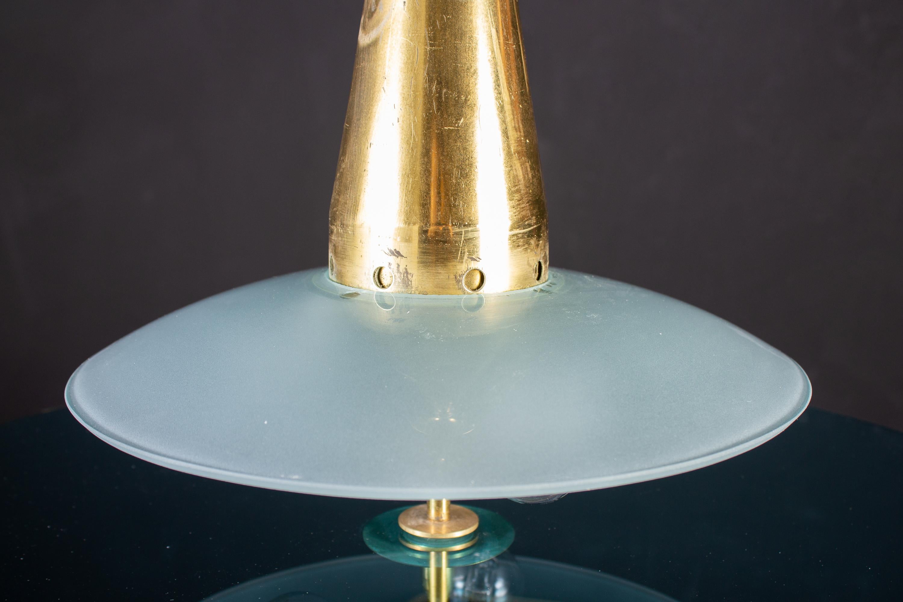Max Ingrand for Fontana Arte Attributed Round Crystal and Brass Chandelier, 1940 For Sale 3