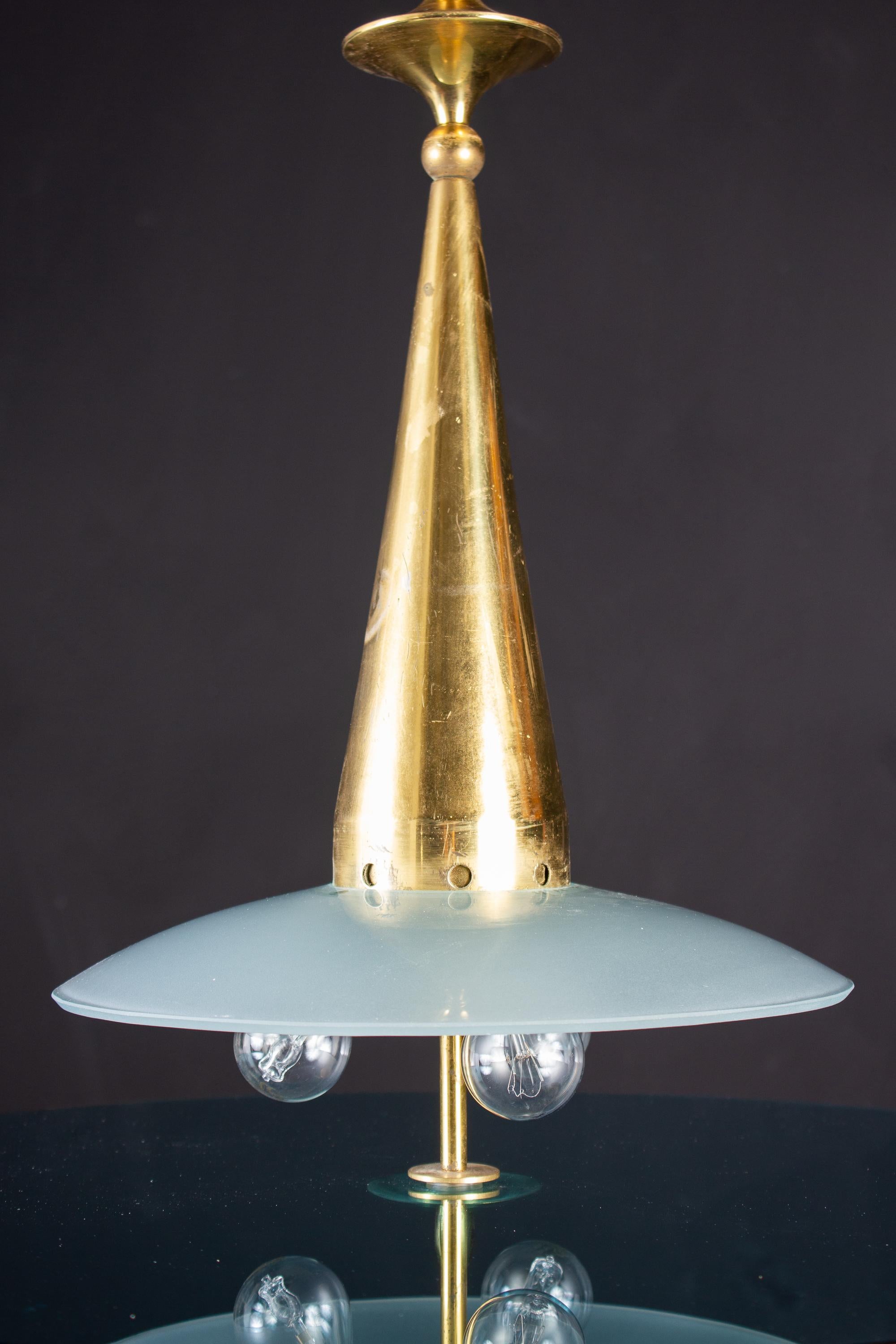 Max Ingrand for Fontana Arte Attributed Round Crystal and Brass Chandelier, 1940 For Sale 1