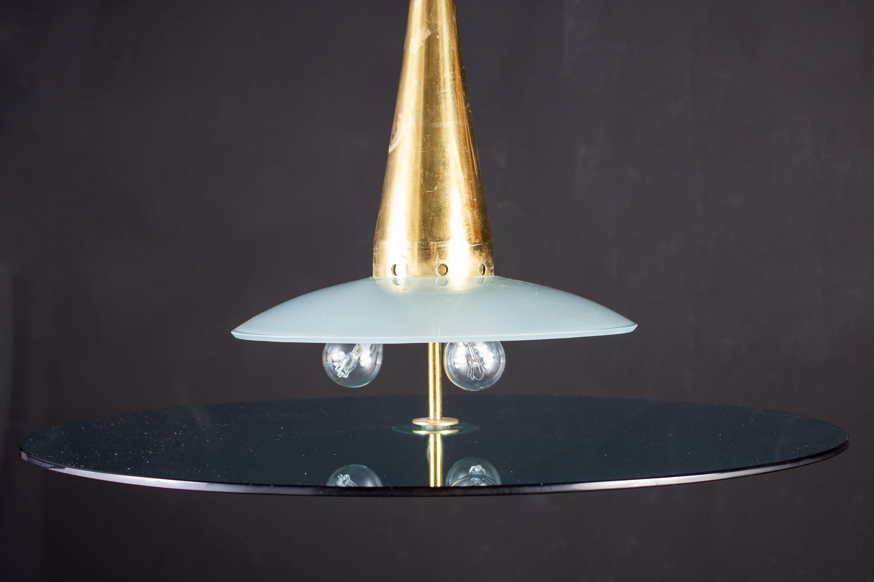 Max Ingrand per Fontana Arte Attribuito Lampadario rotondo in cristallo e ottone, 1940 in vendita 2