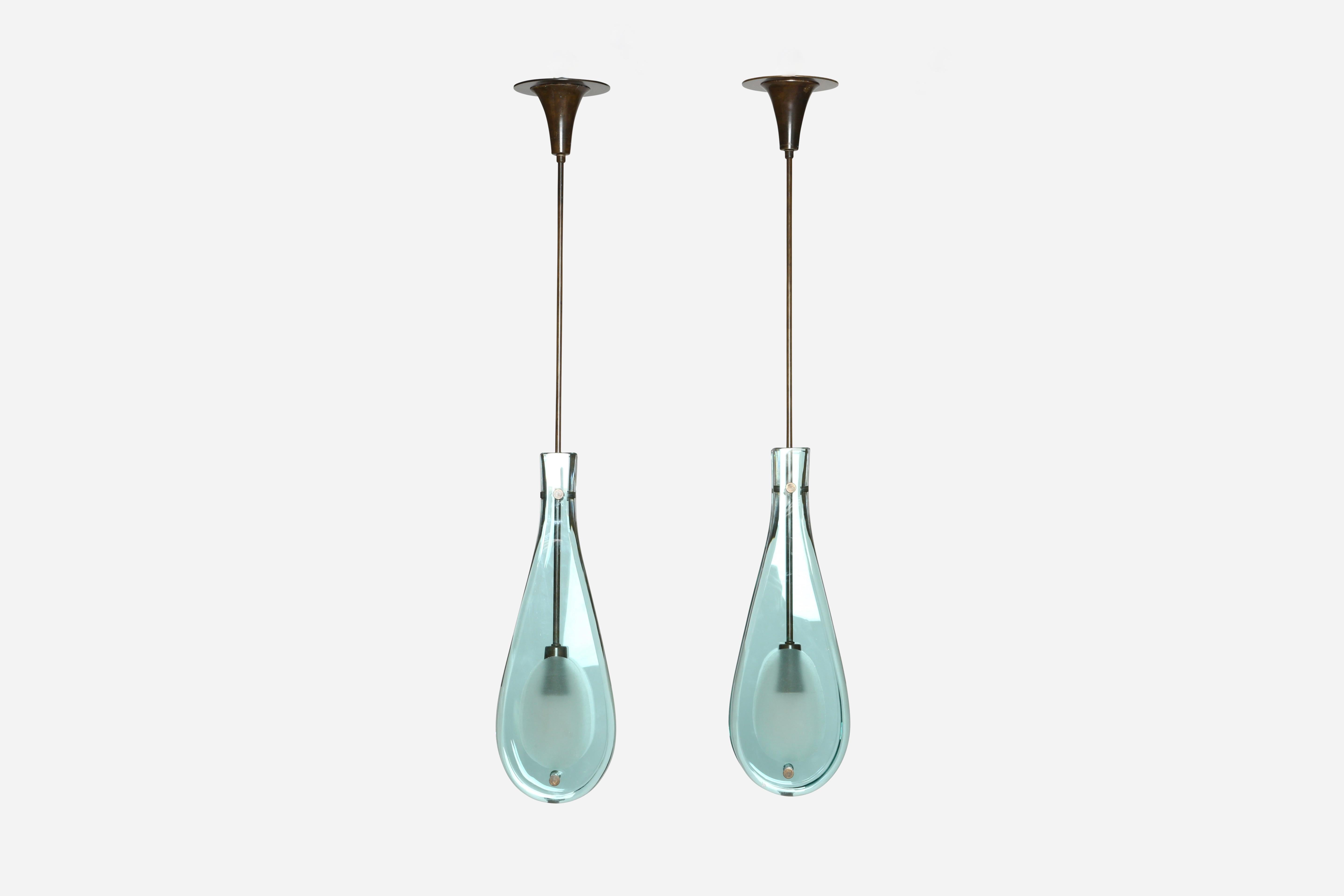 Max Ingrand for Fontana model 2259 ceiling pendants, a pair
Designed and made in Italy in 1960s.
Glass is 16 inches in height and 6 inches wide.
Take one candelabra bulb each.
Complimentary US rewiring upon request.
Overall drop is