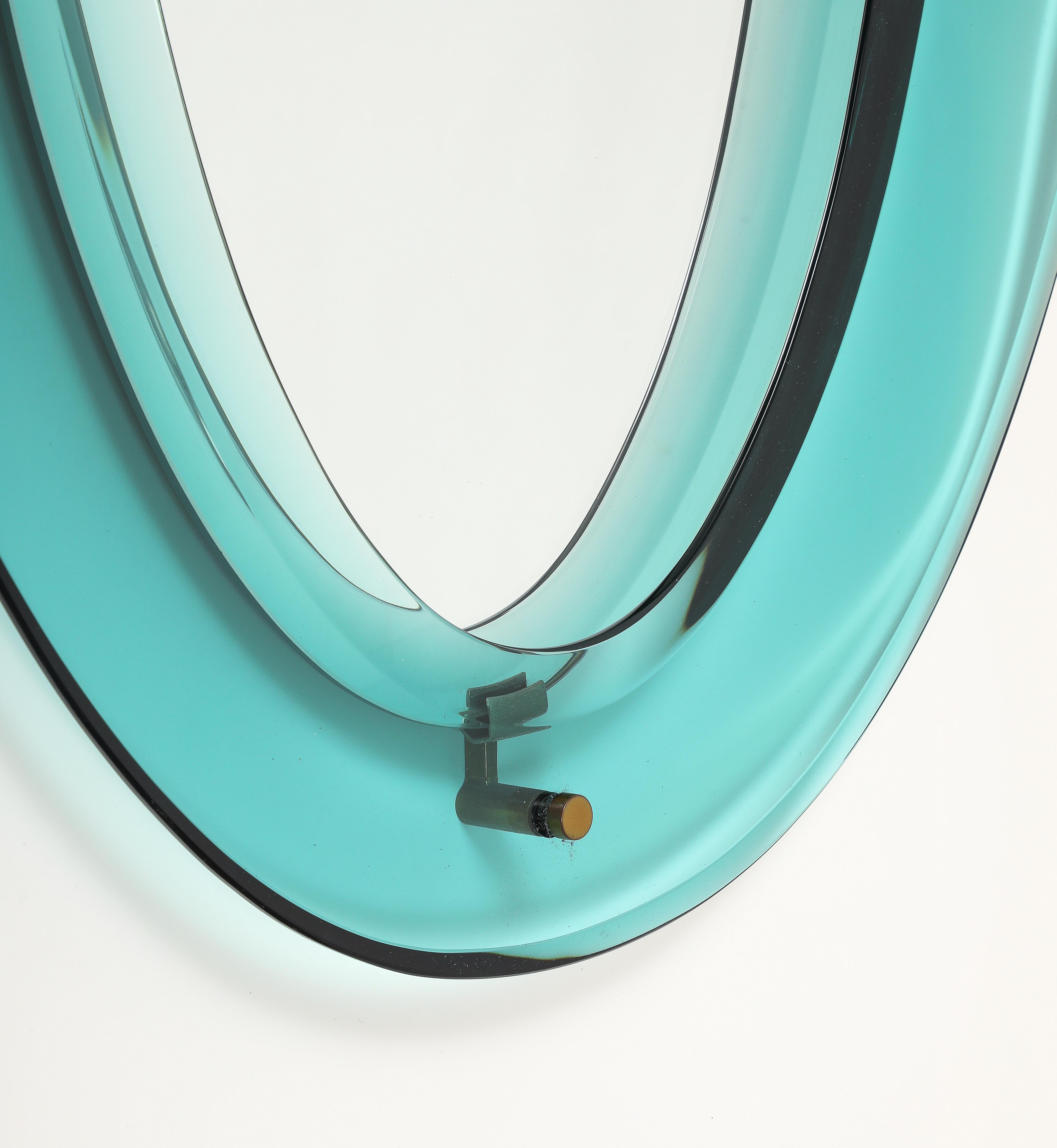 Max Ingrand pour Fontana Arte Miroir à bouclier en cristal Model No 2085, années 1960 en vente 1