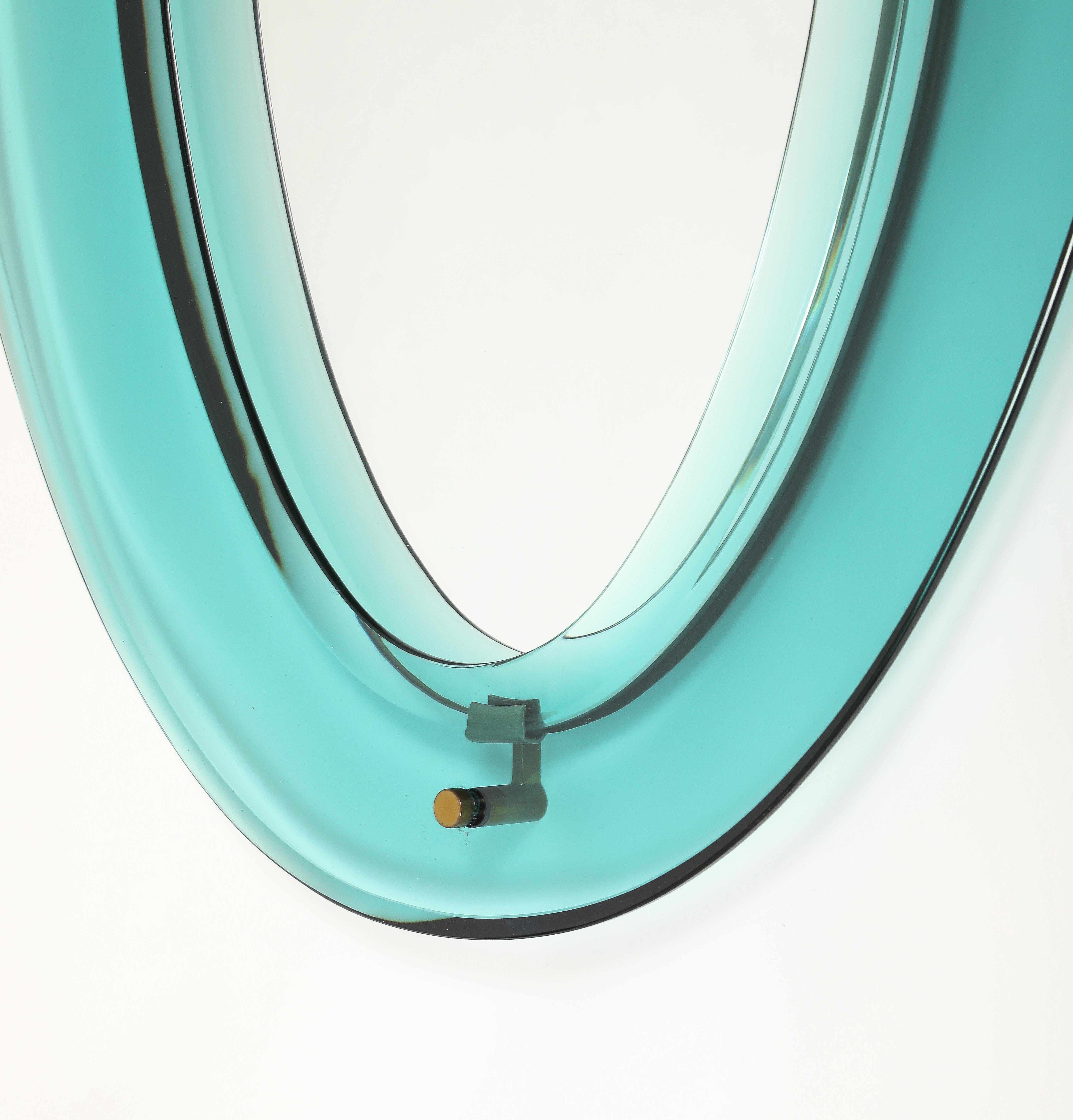 Max Ingrand pour Fontana Arte Miroir à bouclier en cristal Model No 2085, années 1960 en vente 2