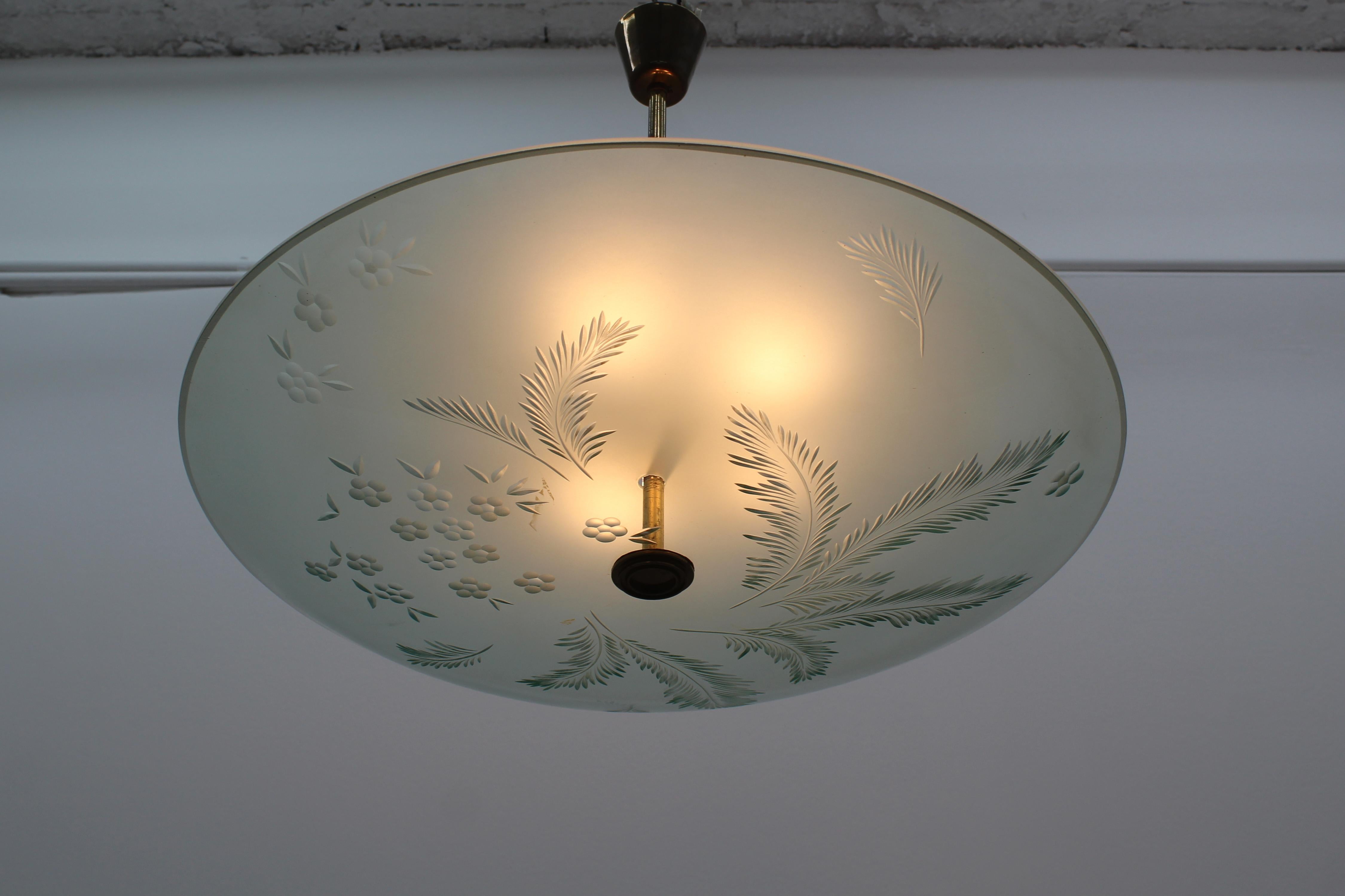 Max Ingrand for Fontana Arte Engraved Glass and Brass Chandelier 40s Italy 7