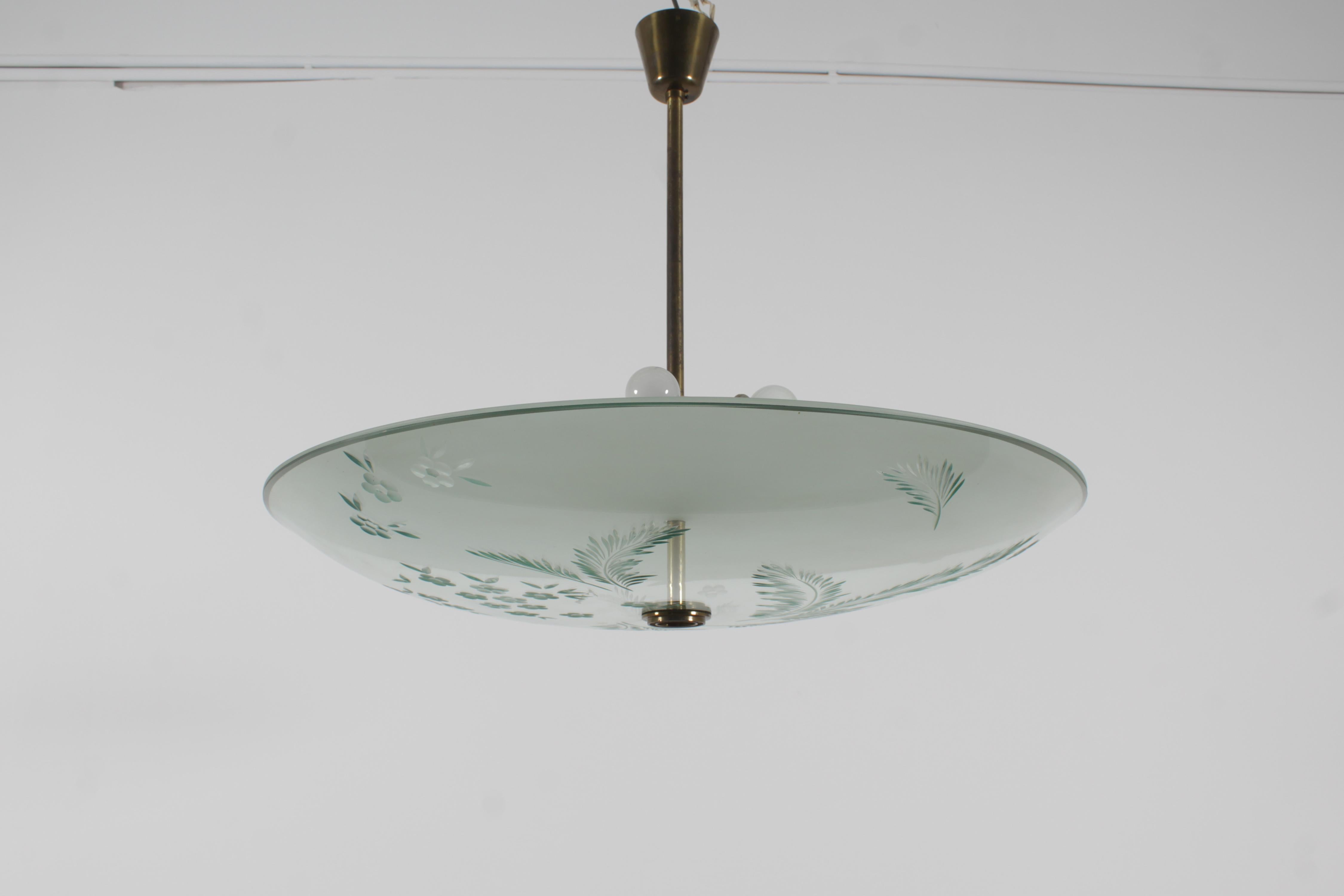 Max Ingrand for Fontana Arte Engraved Glass and Brass Chandelier 40s Italy 2