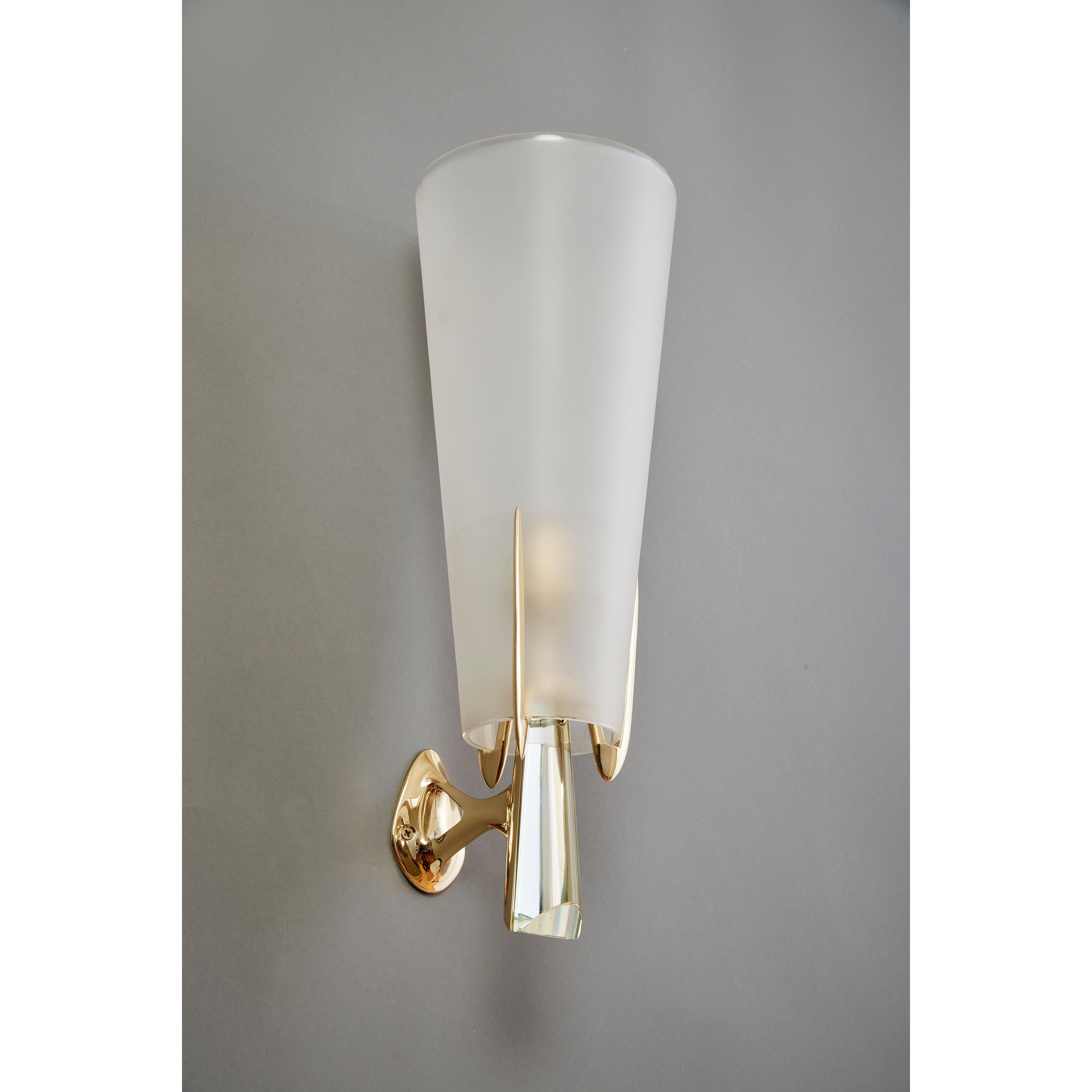 Max Ingrand for Fontana Arte: Rare Sconces in Brass and Crystal, Italy 1955 In Excellent Condition For Sale In New York, NY