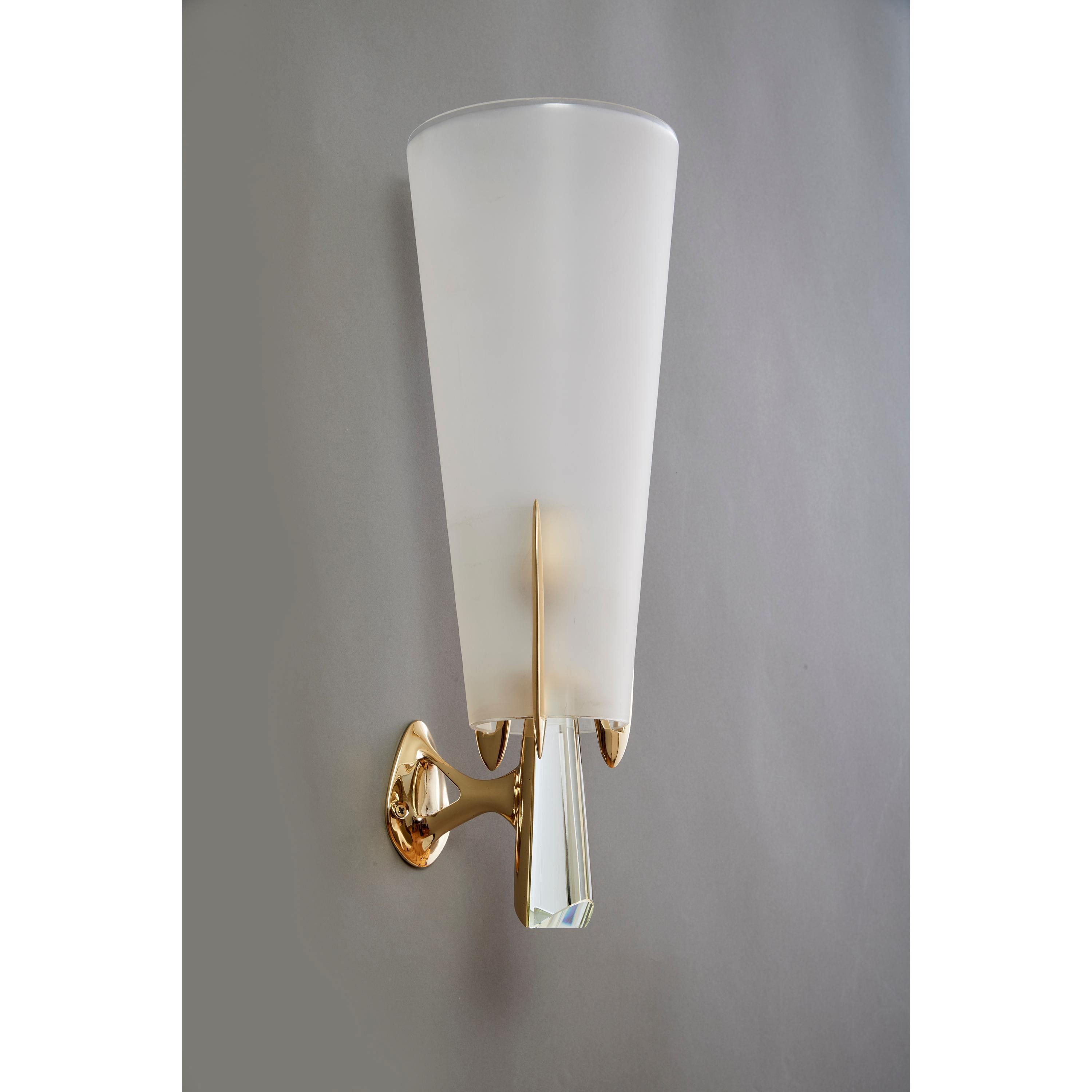 Mid-20th Century Max Ingrand for Fontana Arte: Rare Sconces in Brass and Crystal, Italy 1955 For Sale