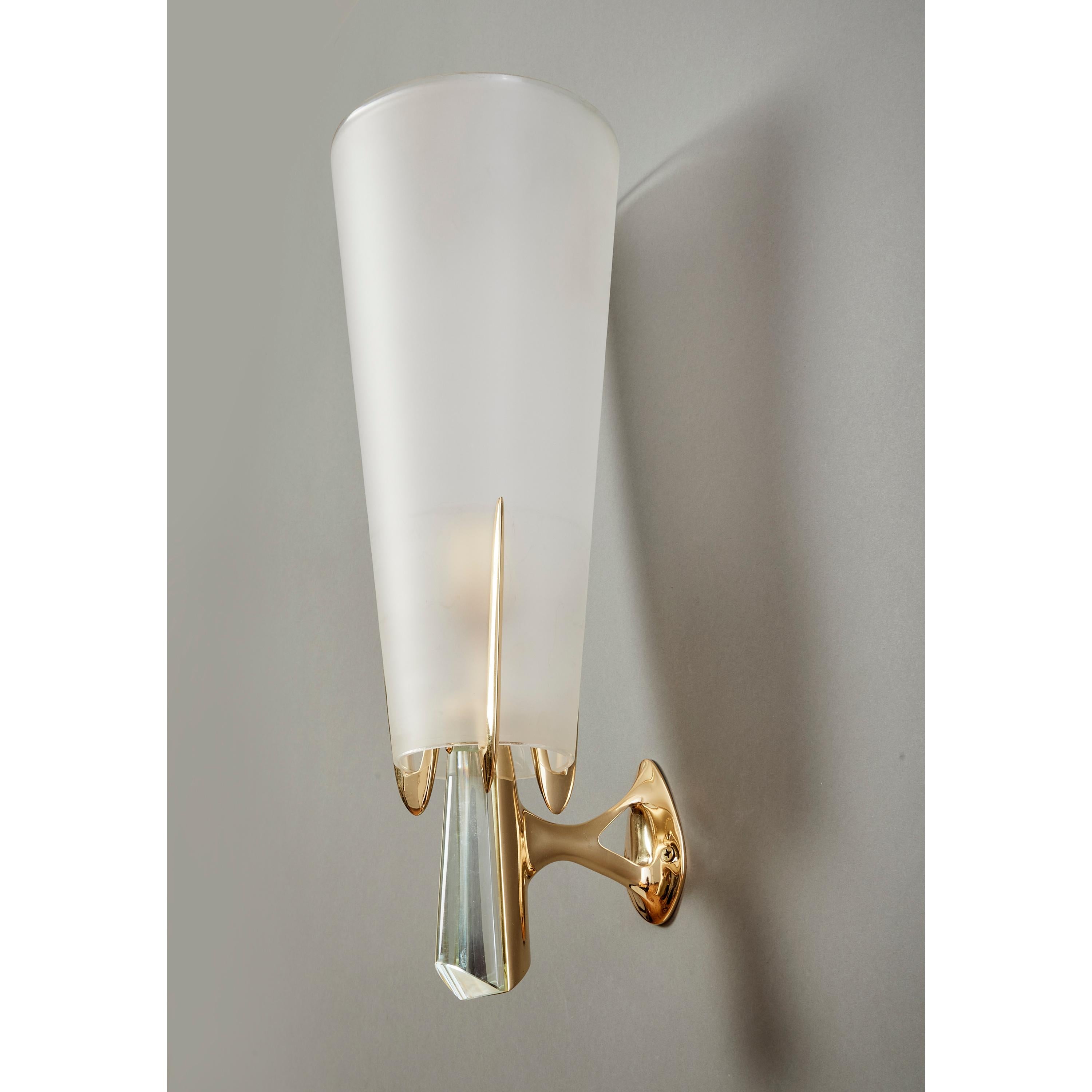 Max Ingrand for Fontana Arte: Rare Sconces in Brass and Crystal, Italy 1955 For Sale 2